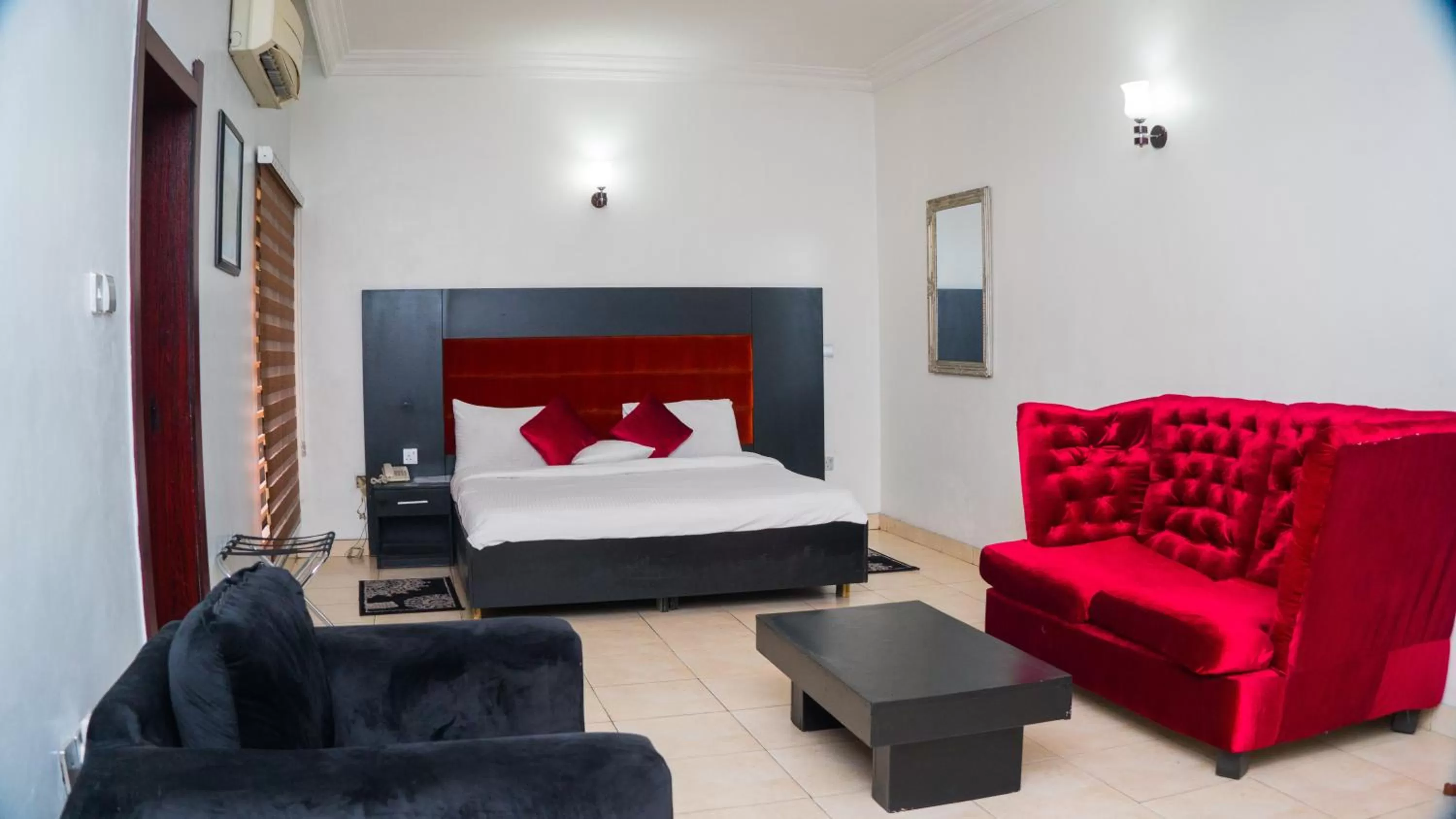 Living room in 1804 Boutique Hotel