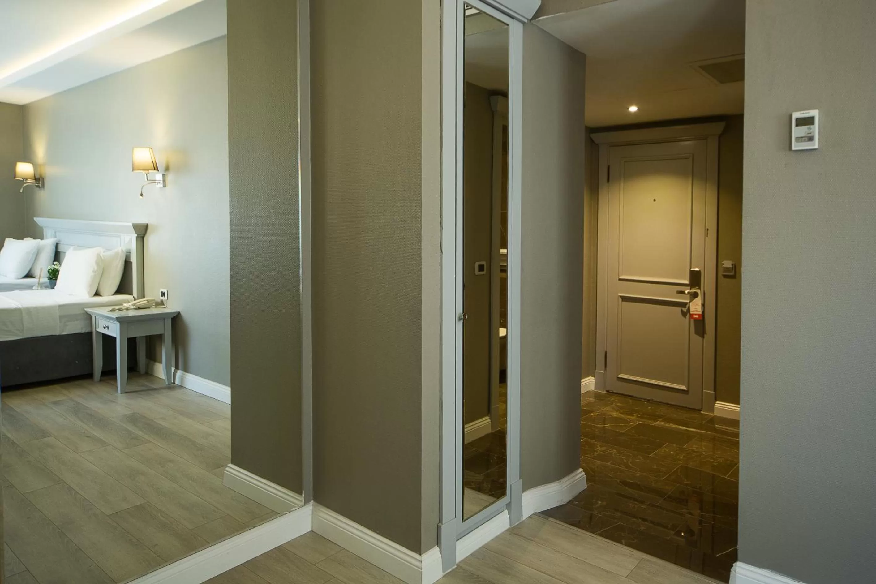 Bedroom, Bed in Semsan Hotel