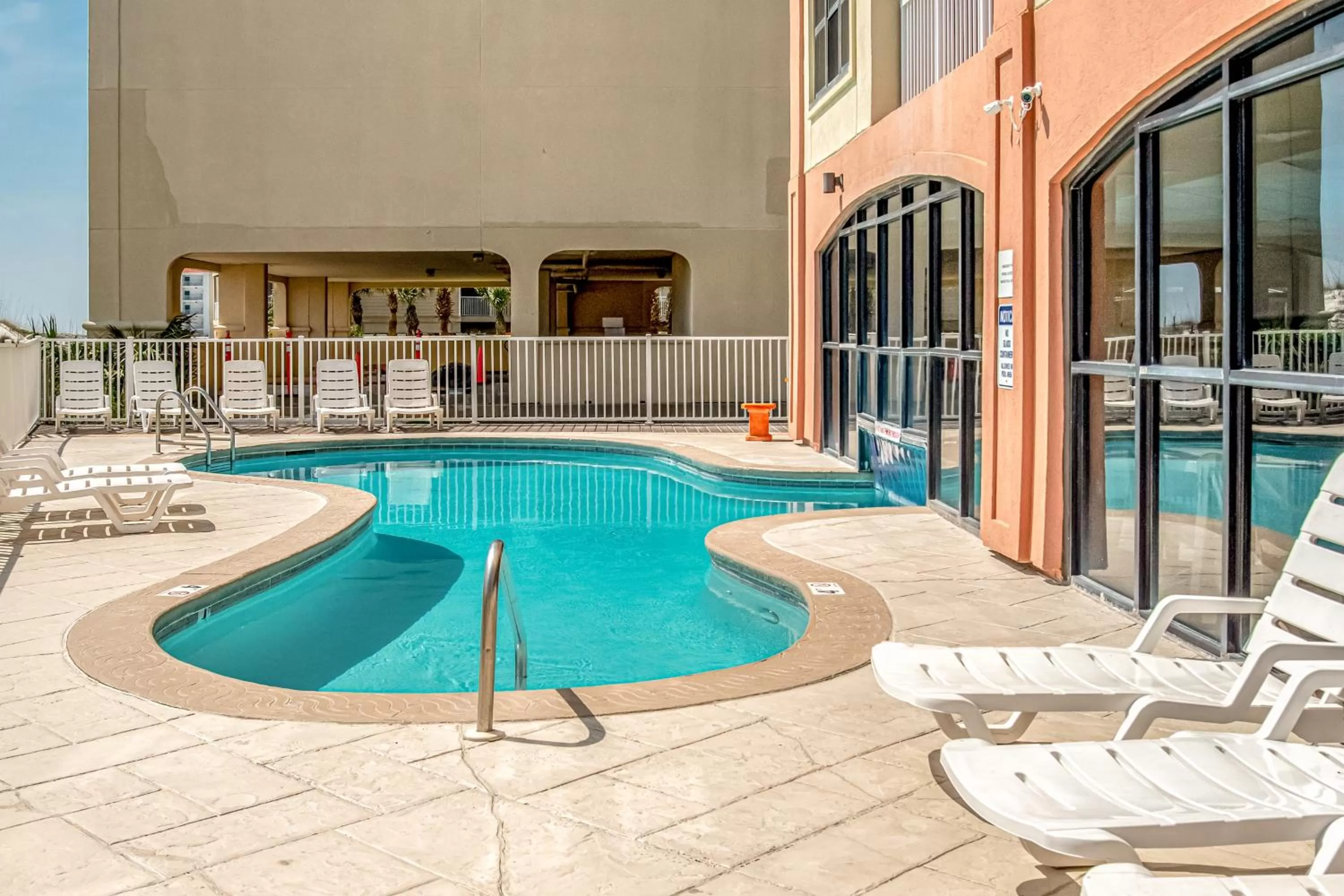 Swimming Pool in Harbour Place 506