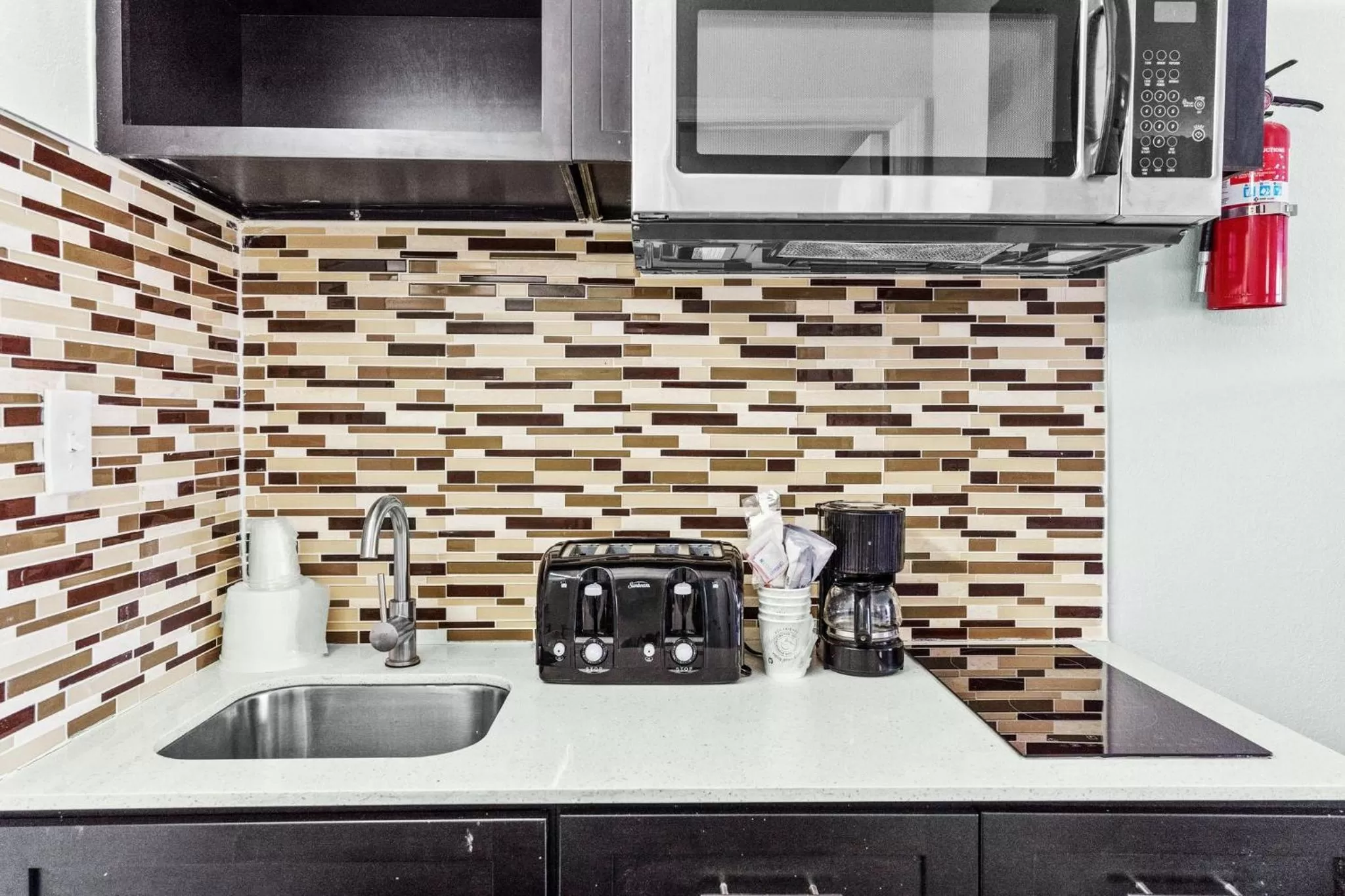 Kitchen or kitchenette in Studio 6 Wilmington, NC