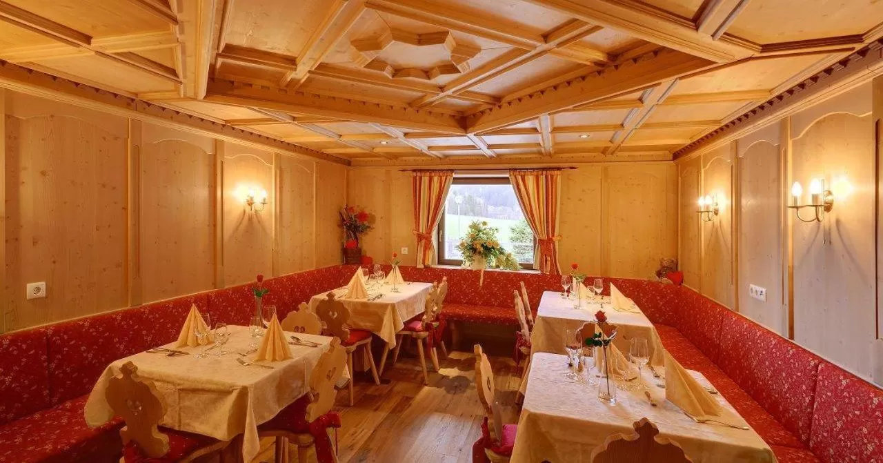 Restaurant/places to eat in Hotel Tyrol