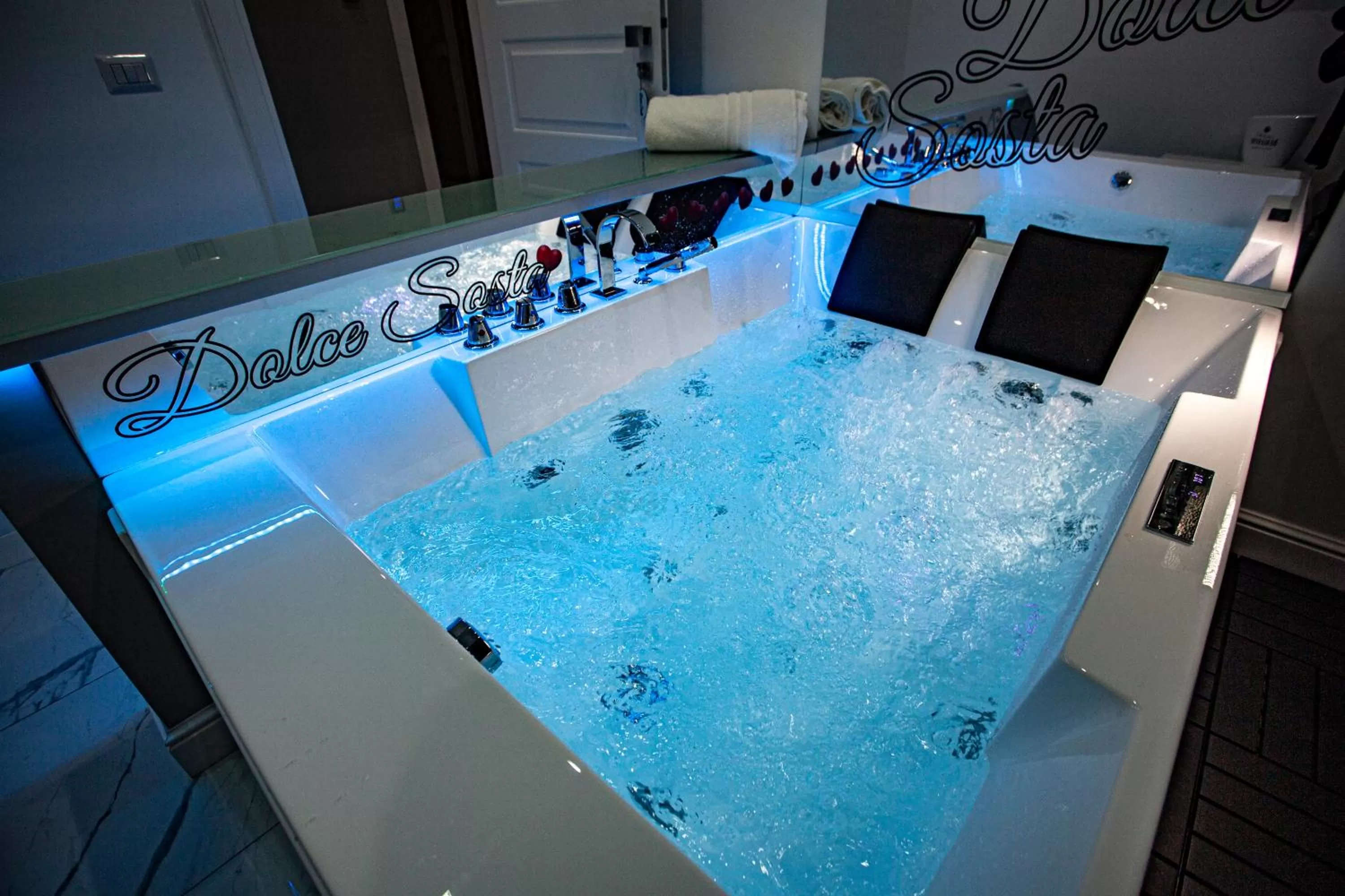 Swimming Pool in B&B Dolce Sosta