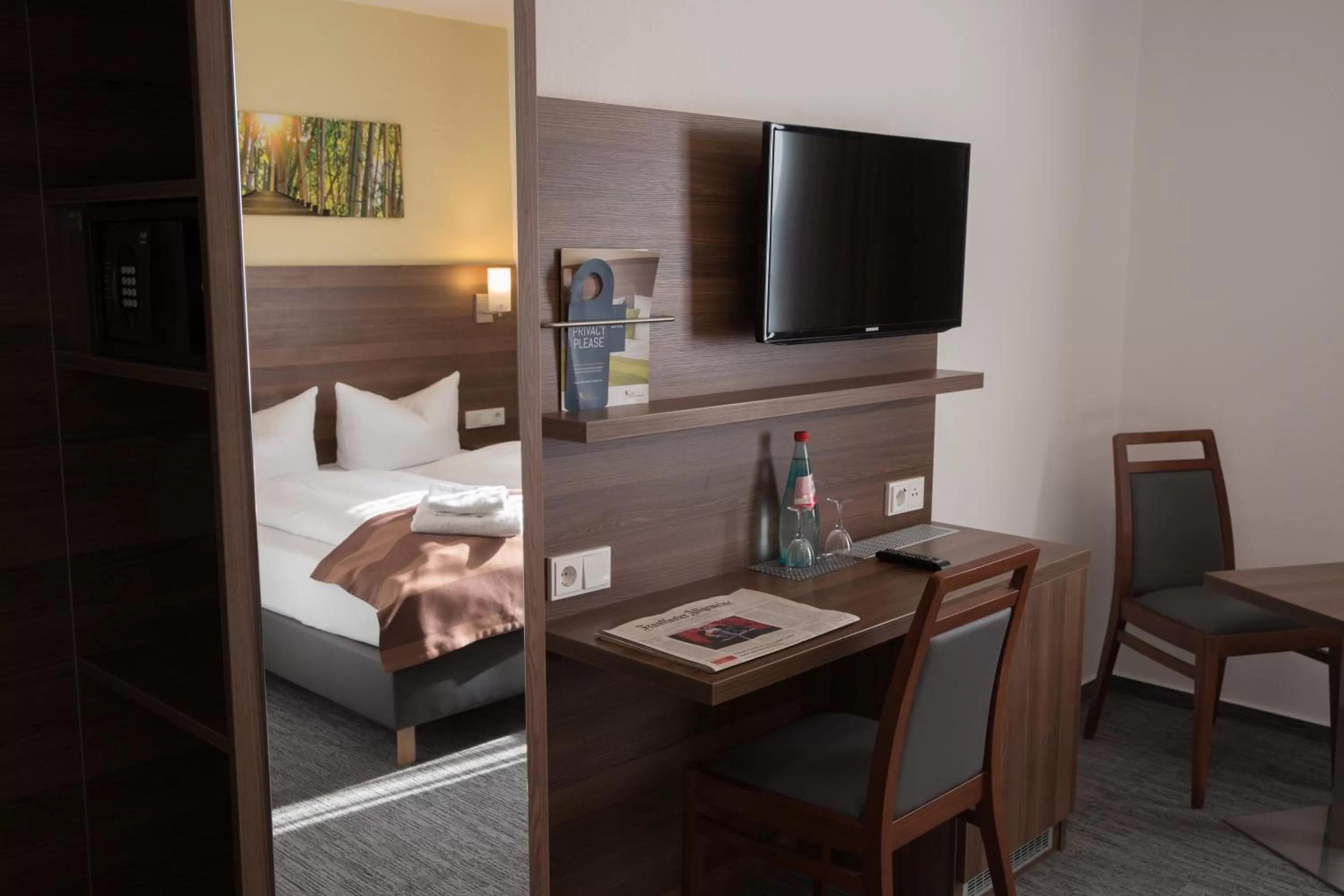 TV and multimedia, Bed in Trip Inn Goethe Conference Hotel