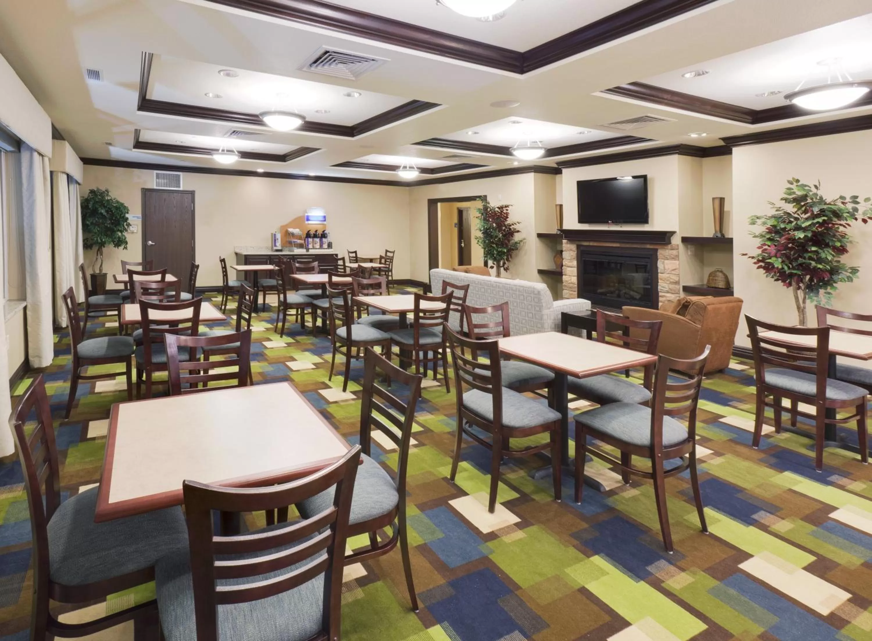 Breakfast in Holiday Inn Express & Suites - Omaha I - 80 by IHG