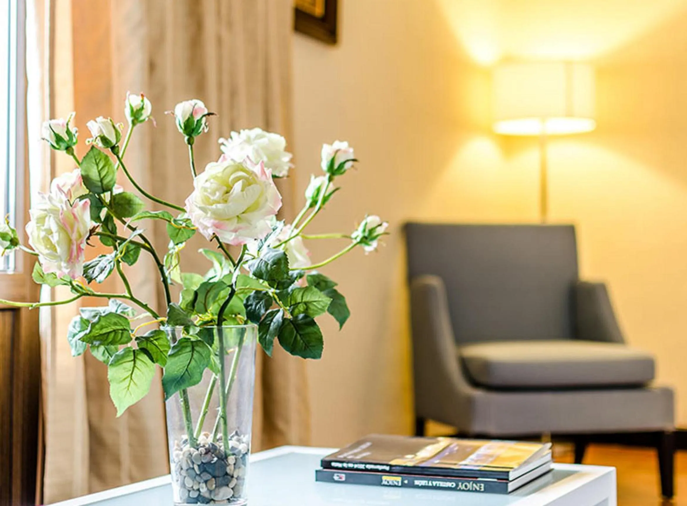 Seating area in Hotel Temple Ponferrada