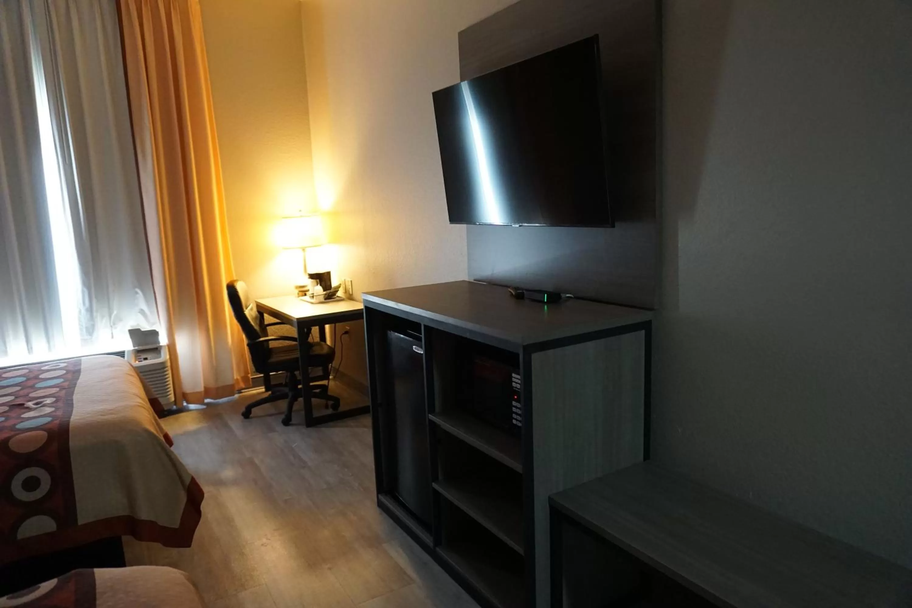 Bed in Super 8 by Wyndham Pennsville/Wilmington