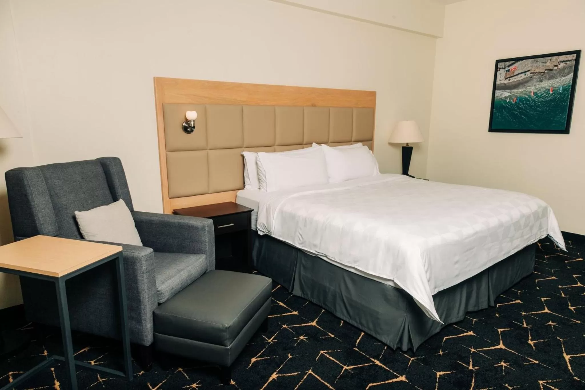 Photo of the whole room, Bed in Holiday Inn San Salvador by IHG