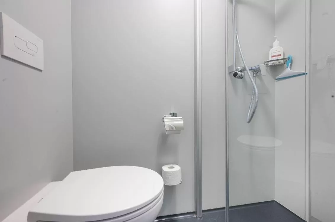 Bathroom in Landgasthof Kreuz