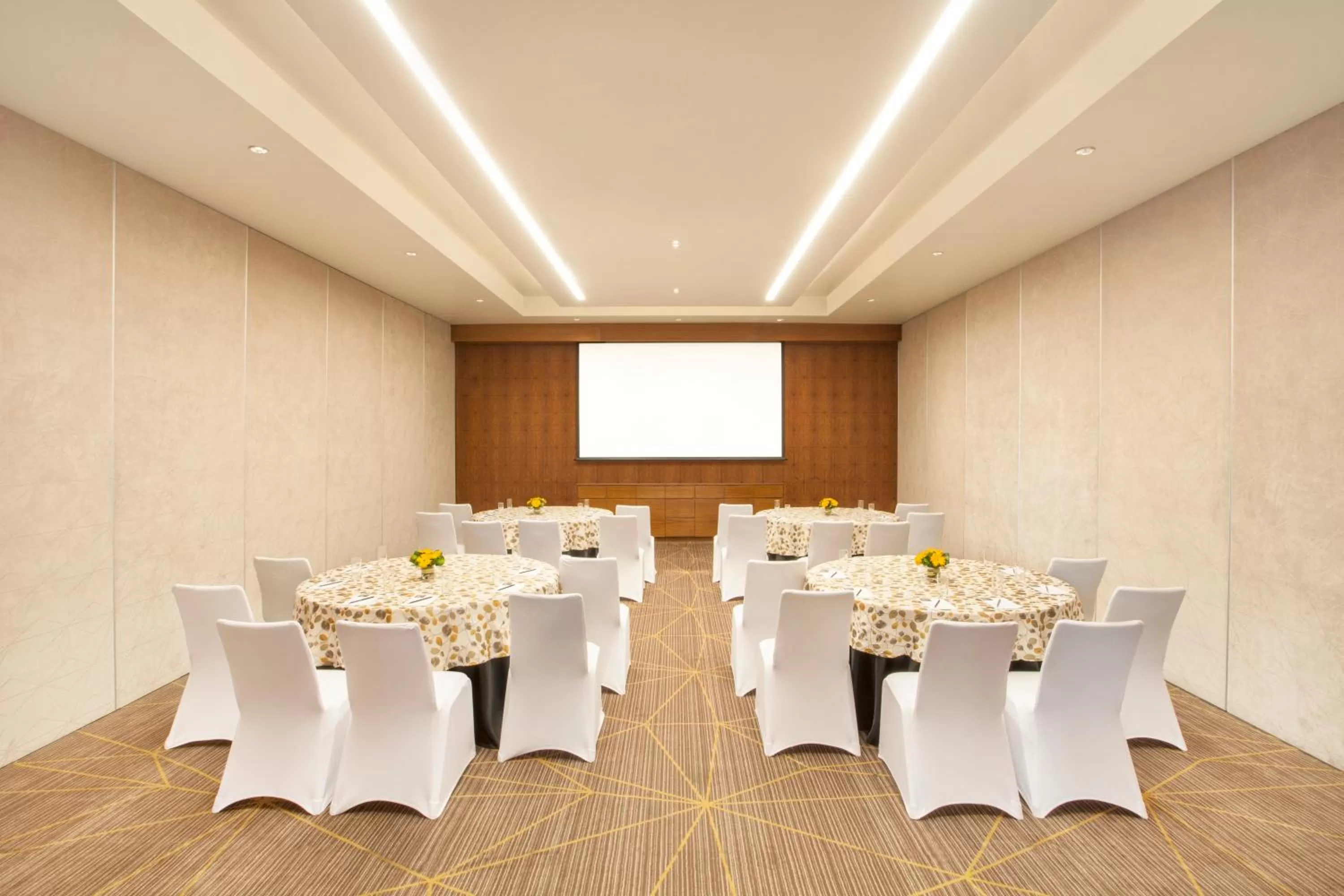 Business facilities in Hyatt Place Hyderabad Banjara Hills