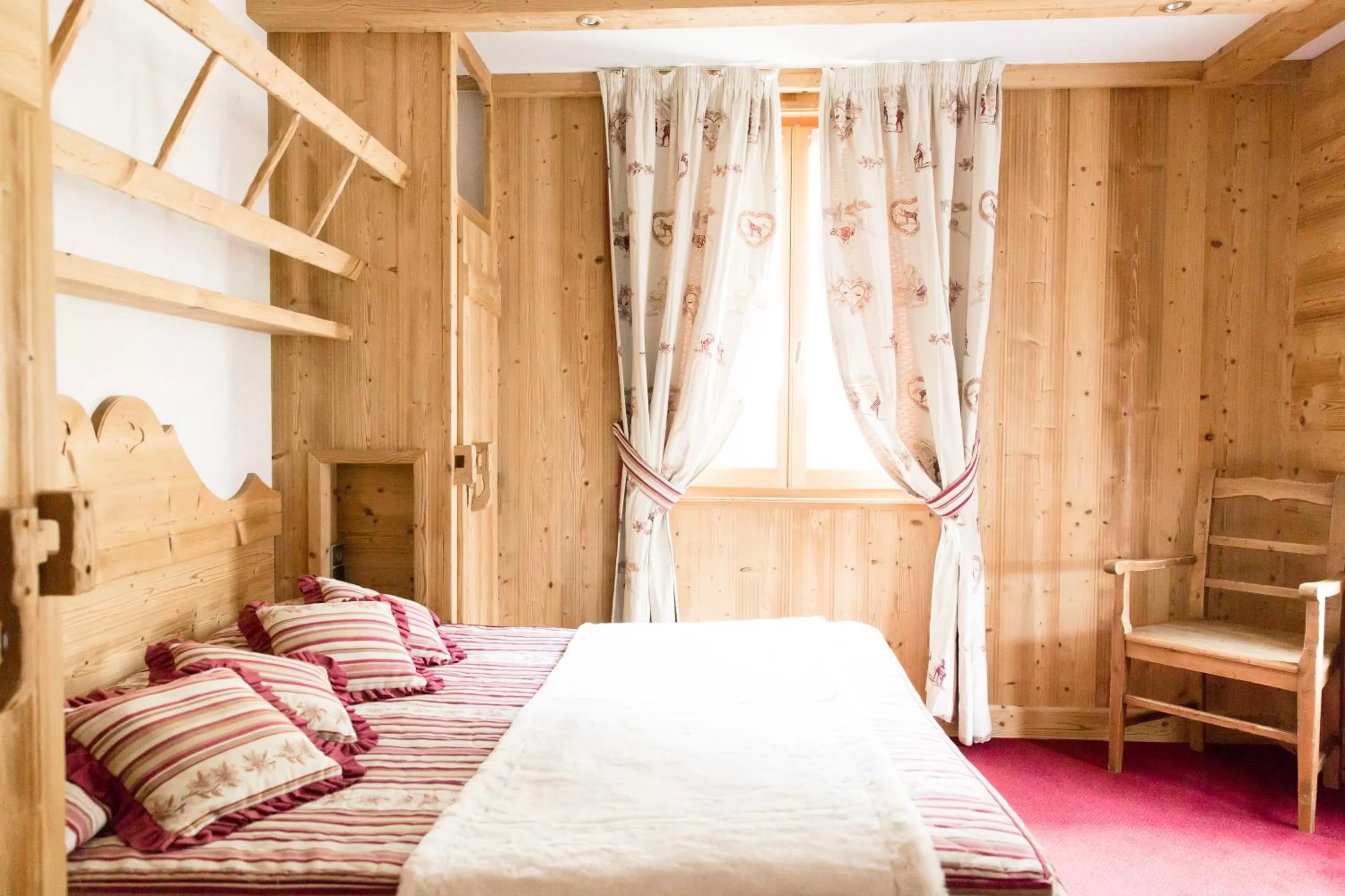 Bedroom, Bed in Hôtel Le Sporting