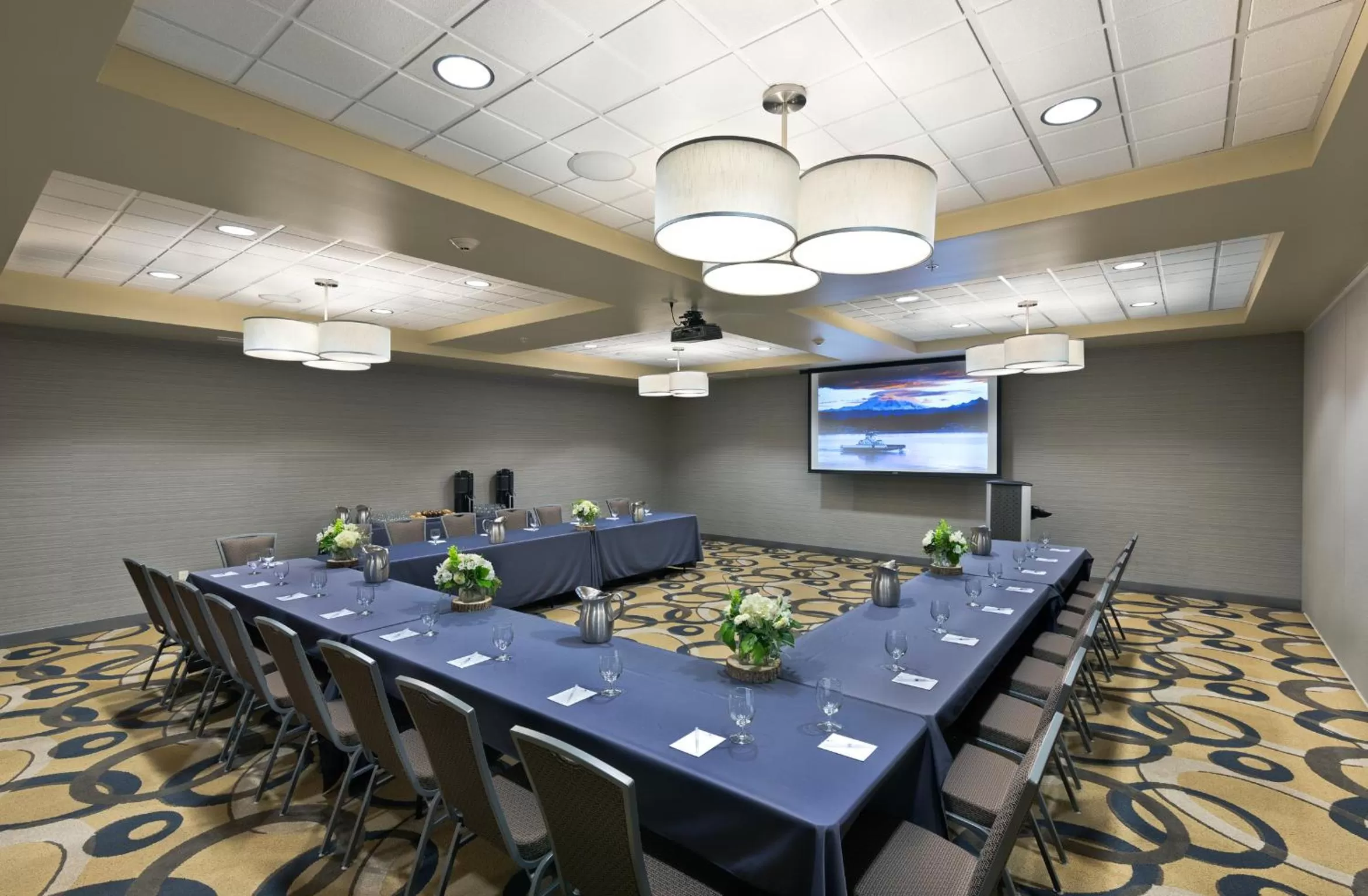 Meeting/conference room in Oxford Suites Bellingham
