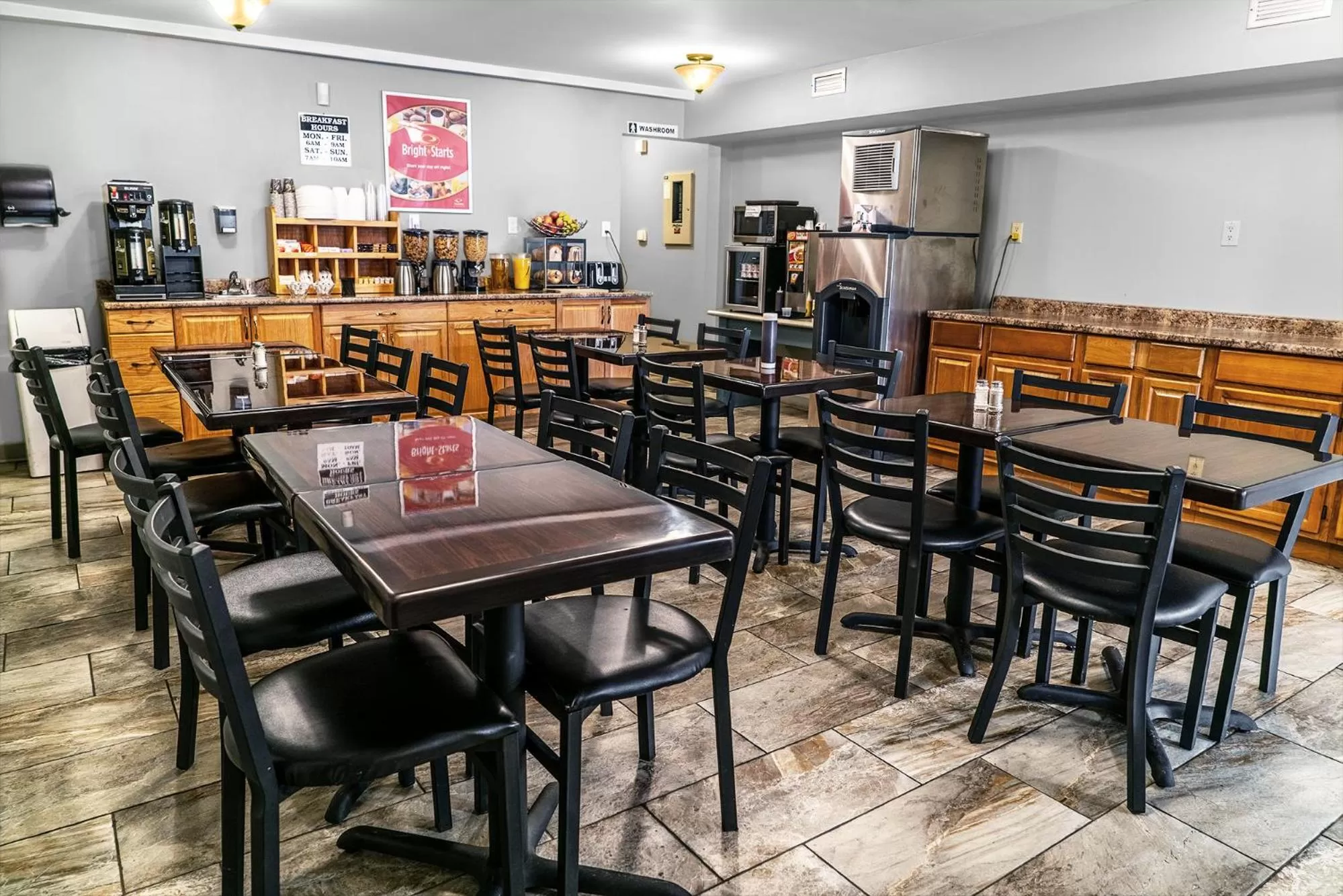 Continental breakfast in Econo Lodge Miramichi
