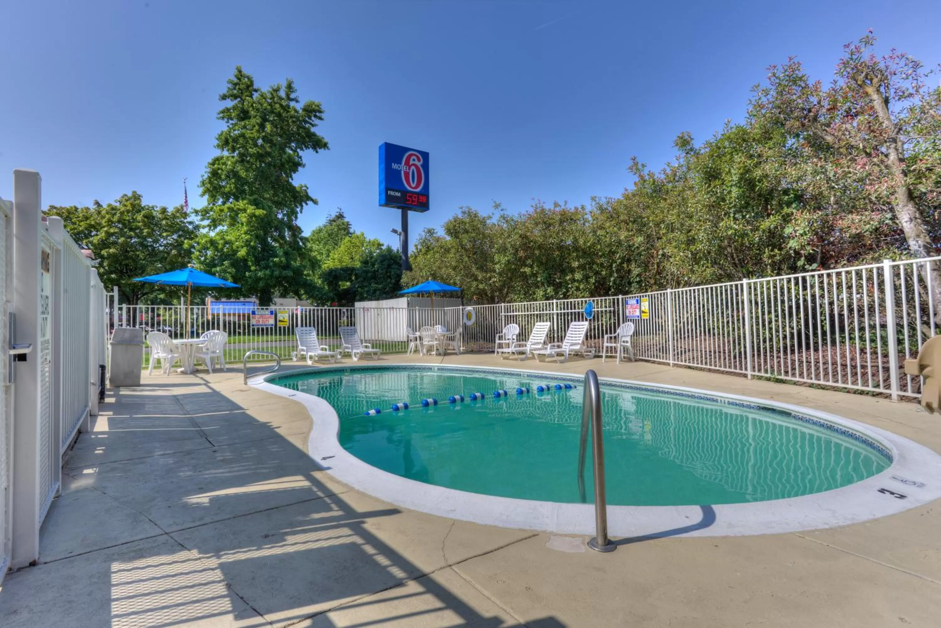 Swimming pool in Motel 6-Portland, OR - Tigard West