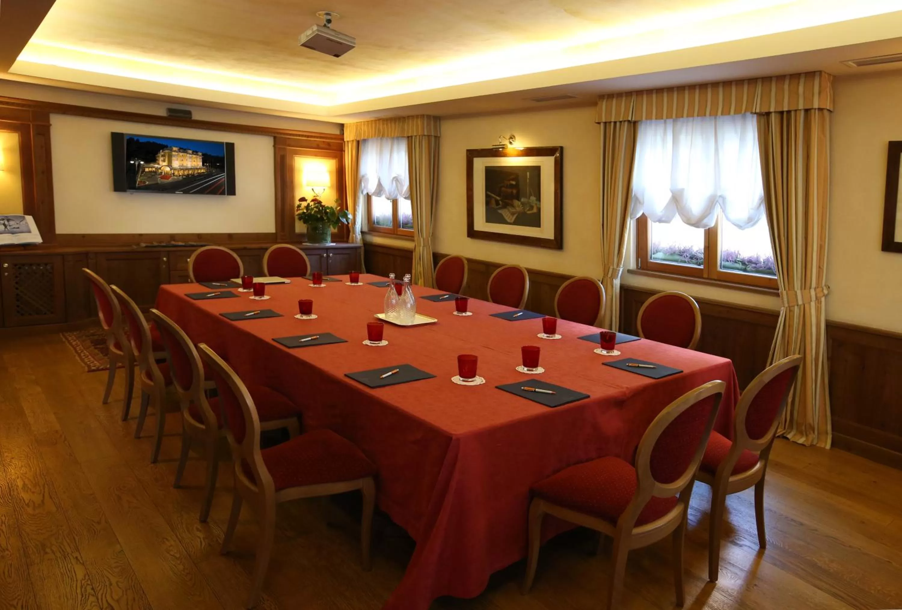 Meeting/conference room in Alpen Suite Hotel