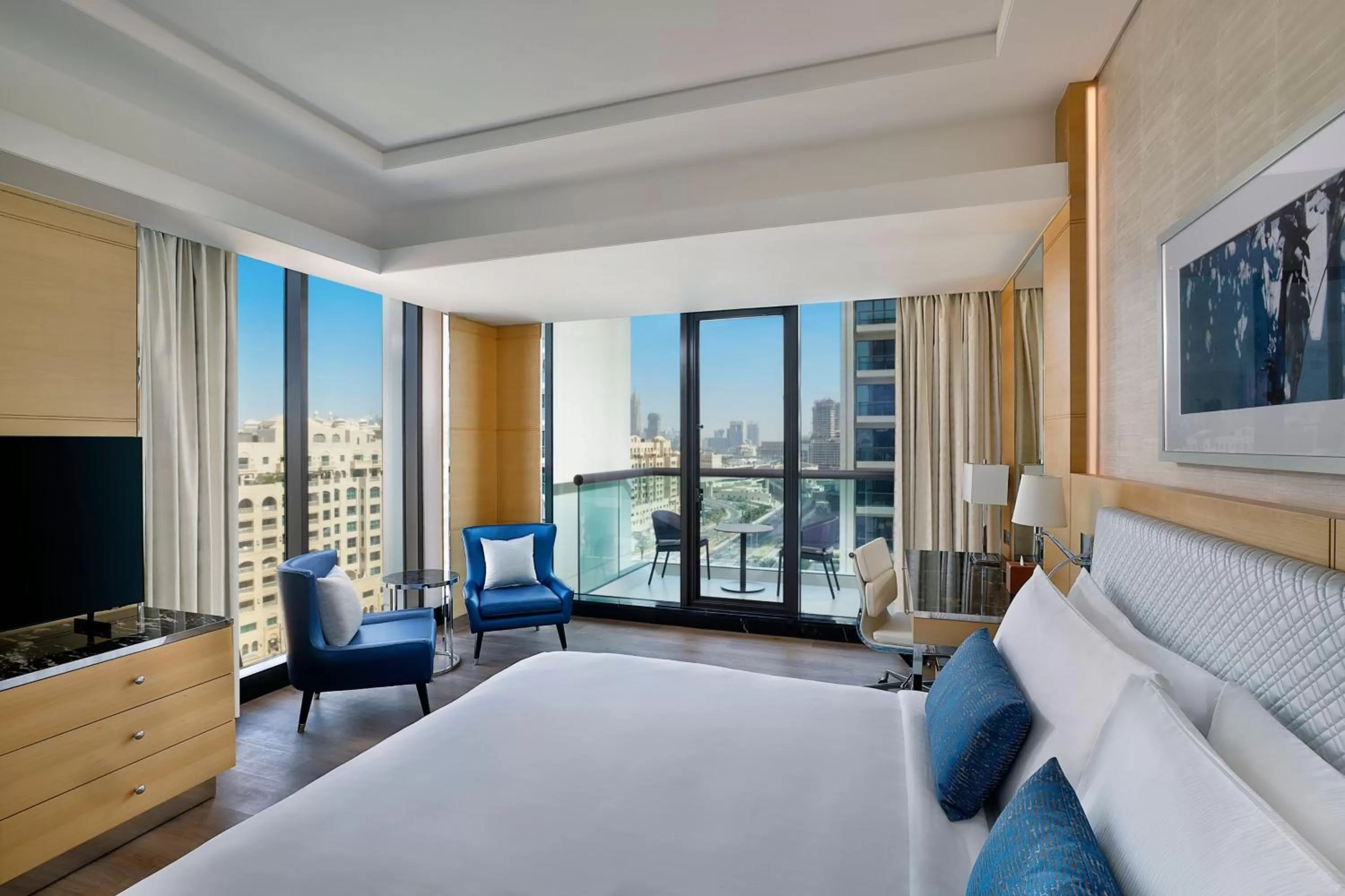 Photo of the whole room, Bed in Marriott Resort Palm Jumeirah, Dubai