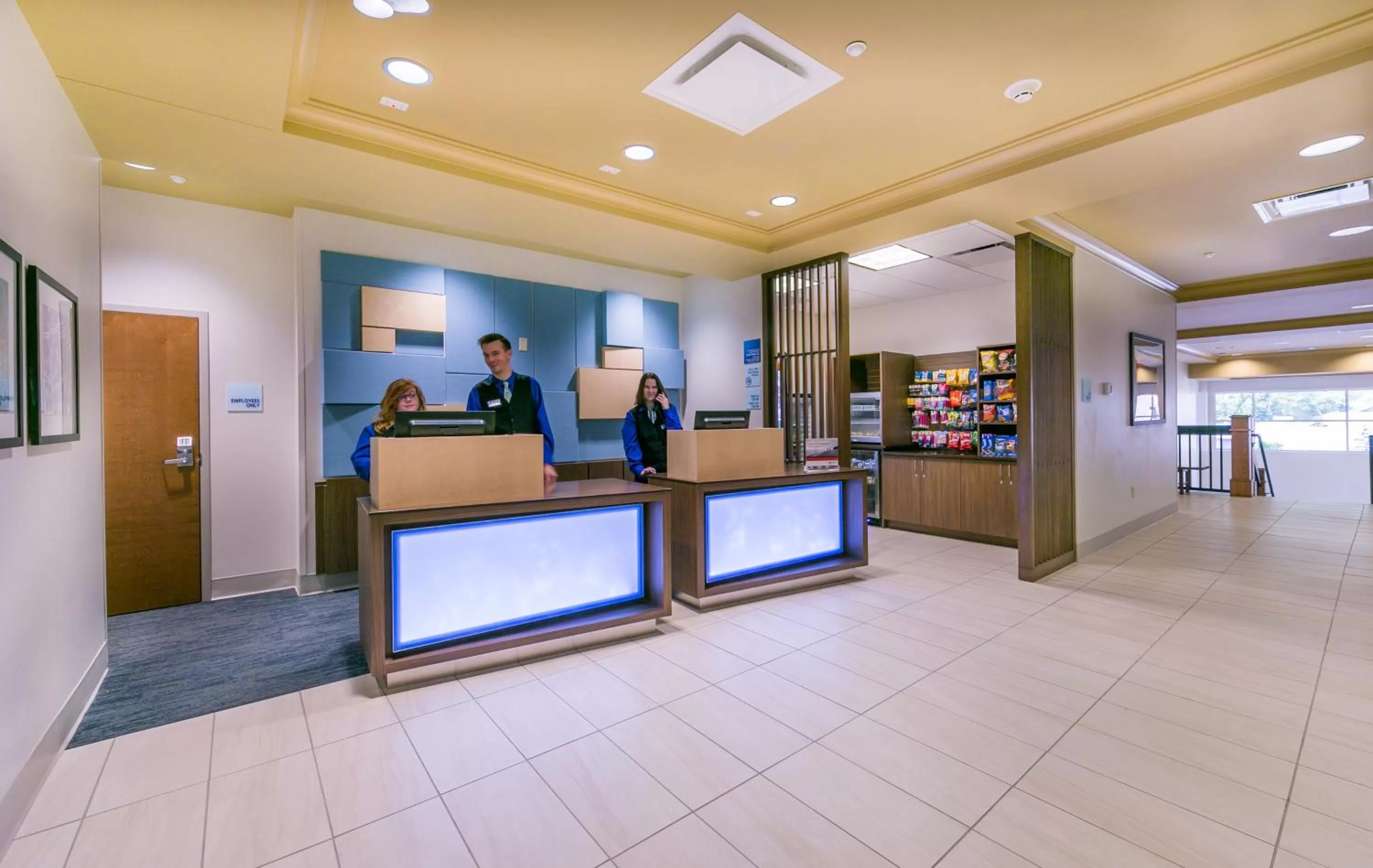 Lobby or reception in Holiday Inn Express Gatlinburg Downtown by IHG