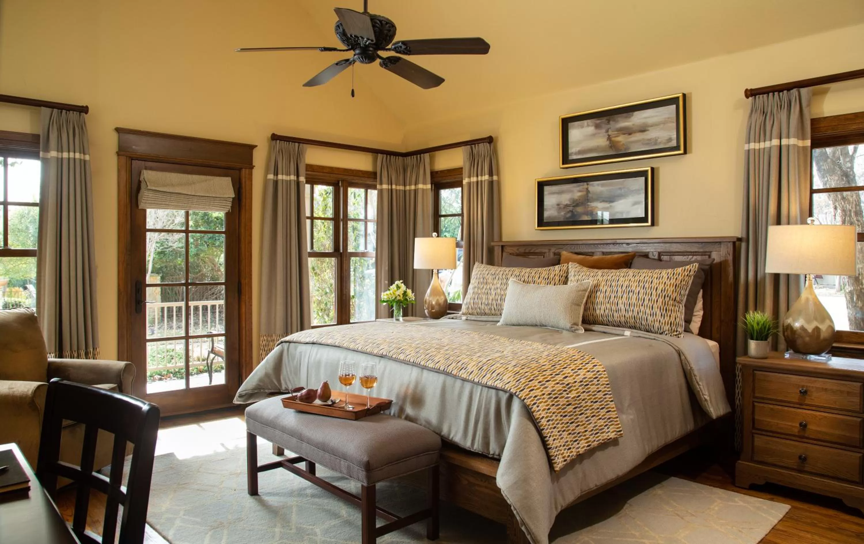 Bedroom, Bed in Inn on Lake Granbury a Boutique Hotel