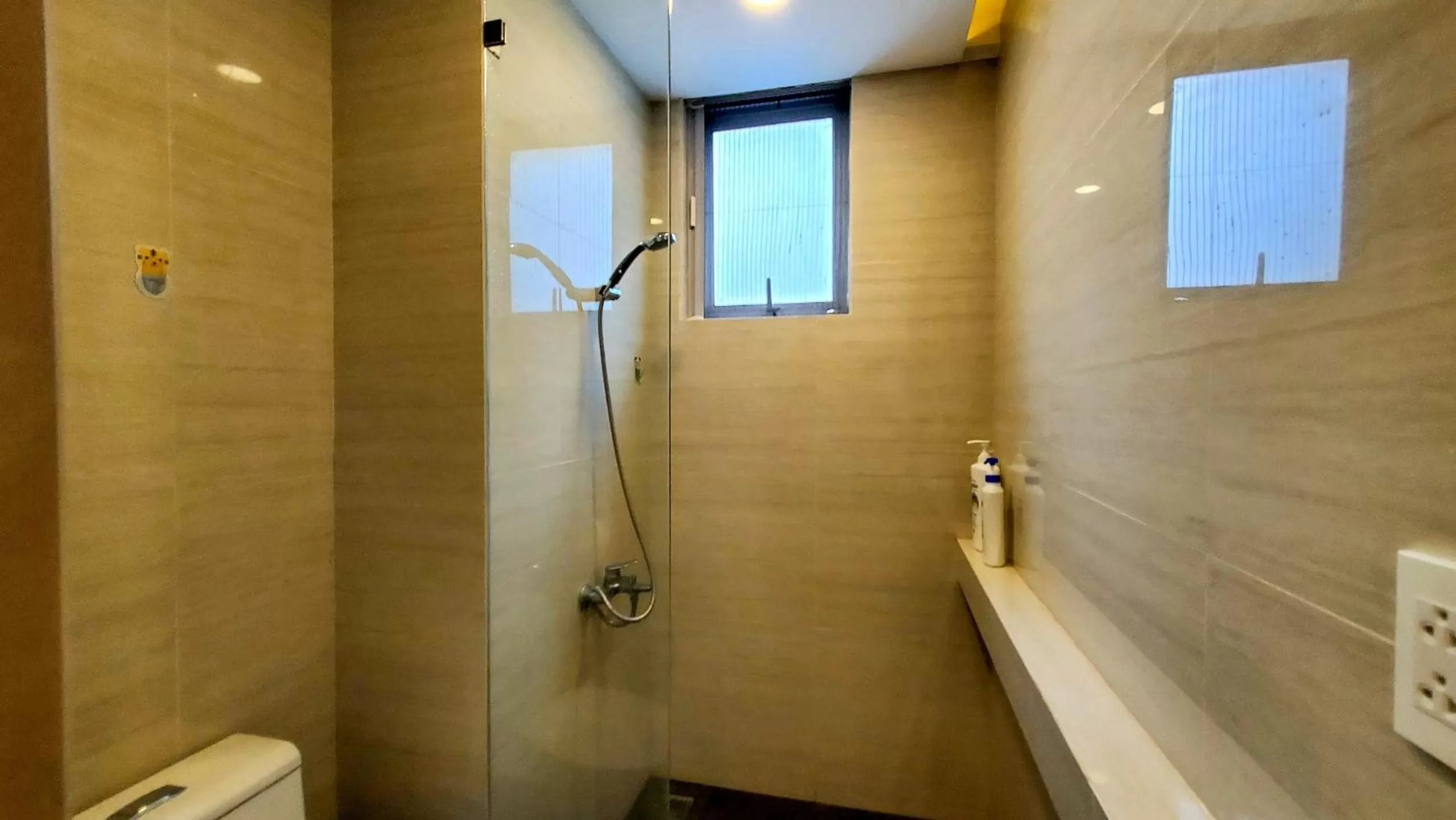 Shower in Scenic Valley Suite