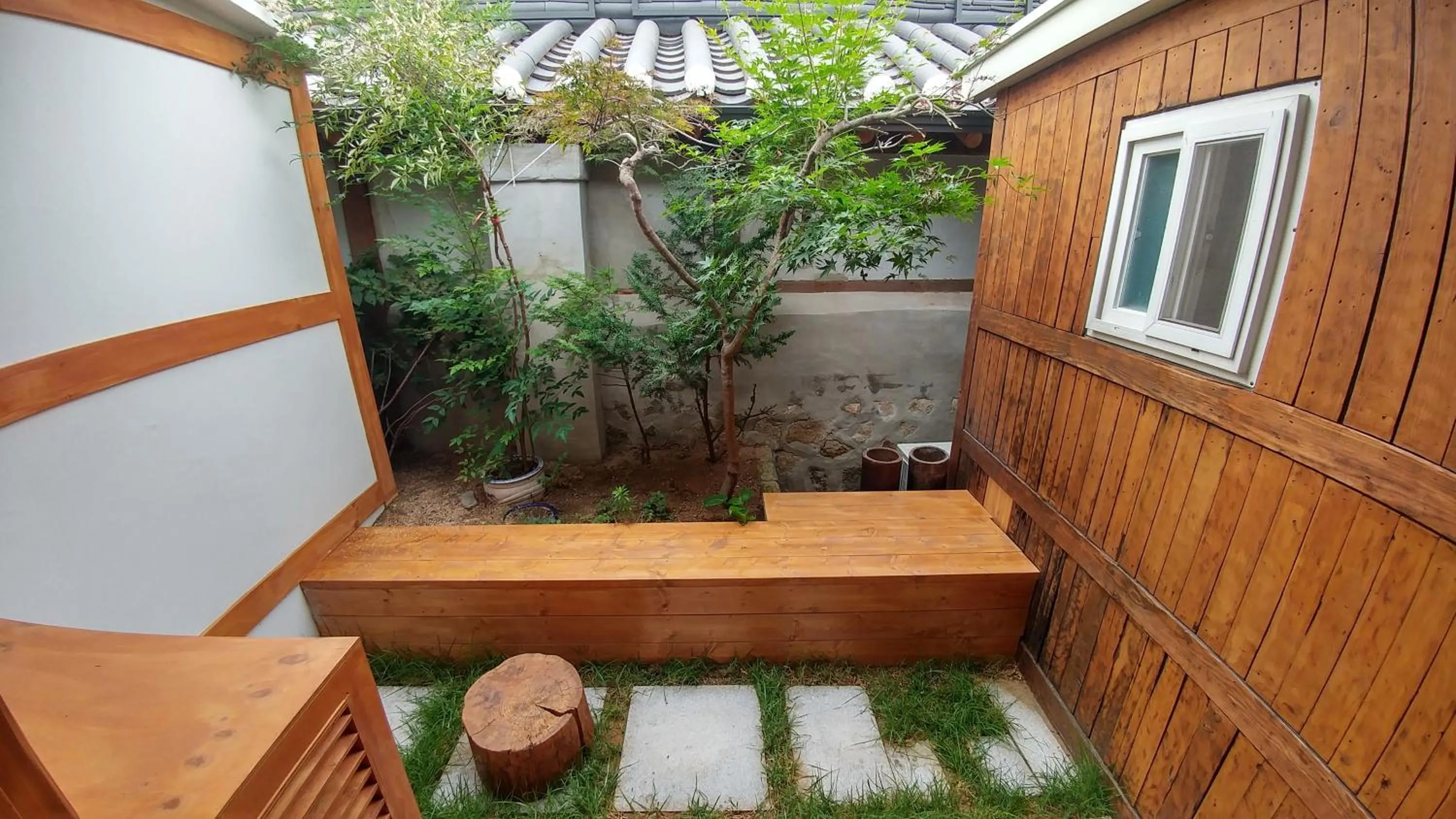 Property building in Bukchon Sosunjae Guesthouse