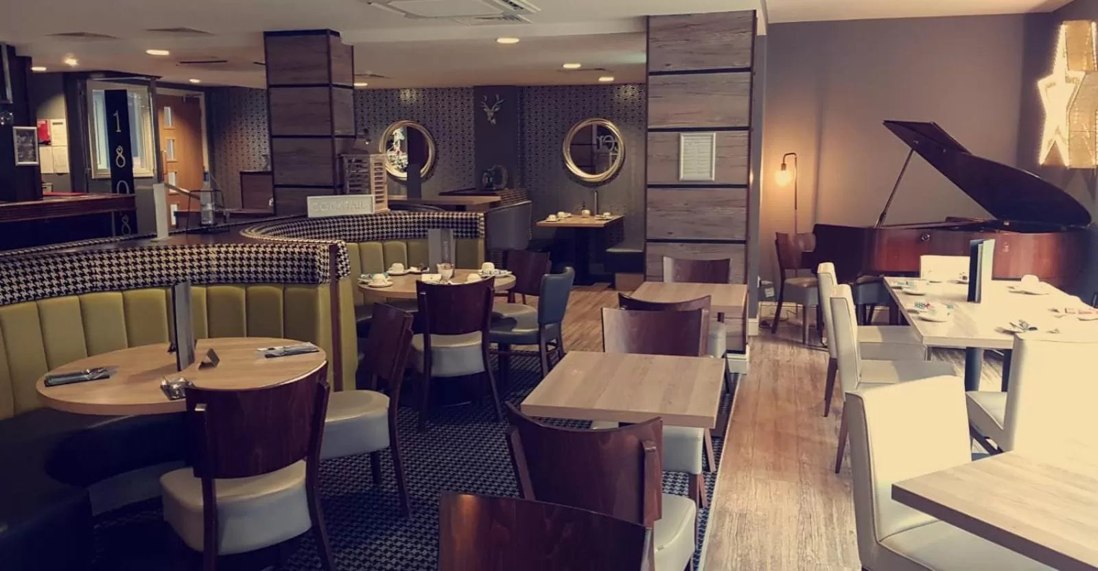 Restaurant/places to eat in The Tontine Hotel