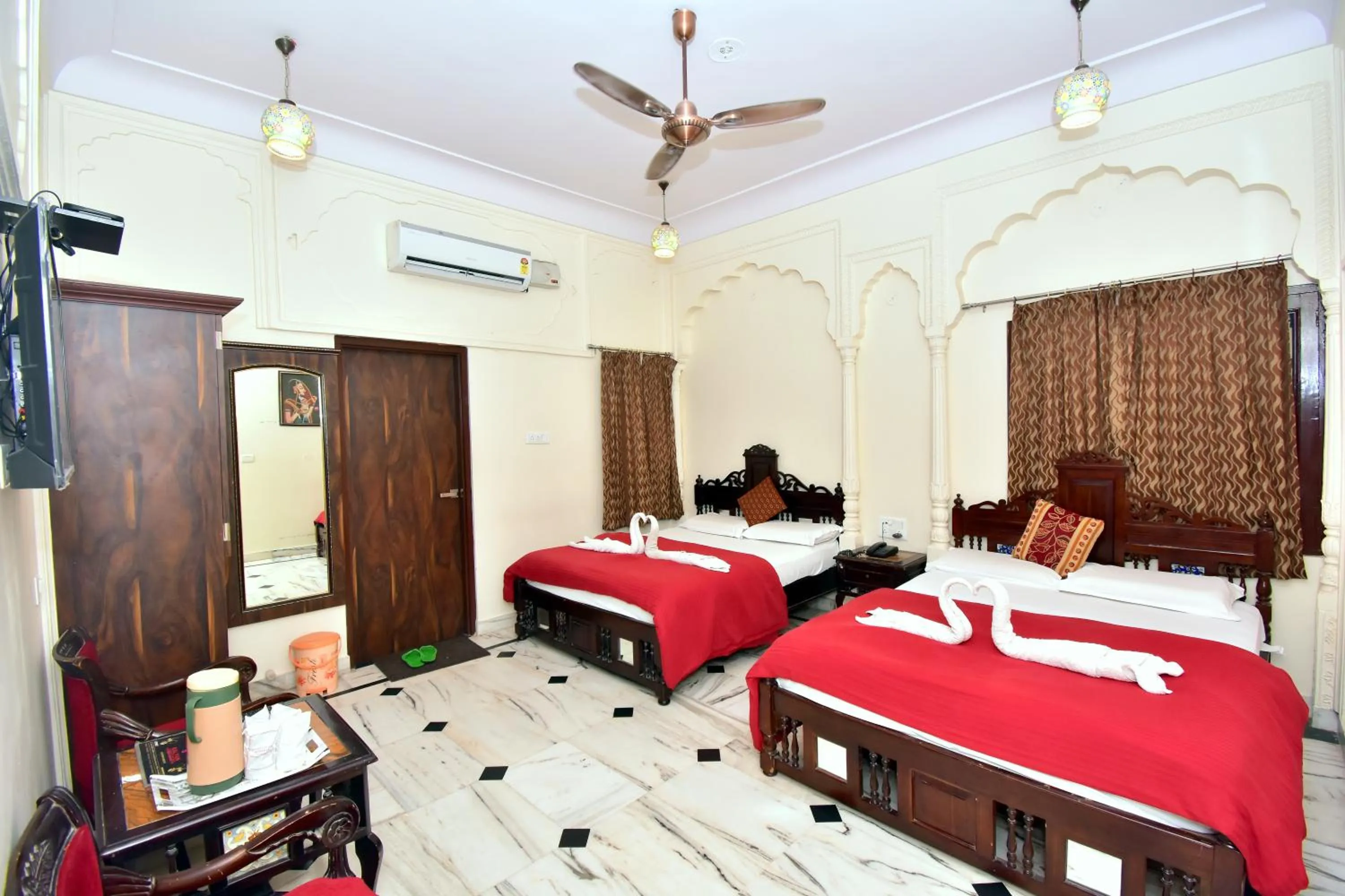 Photo of the whole room, Bed in Hotel Kalyan