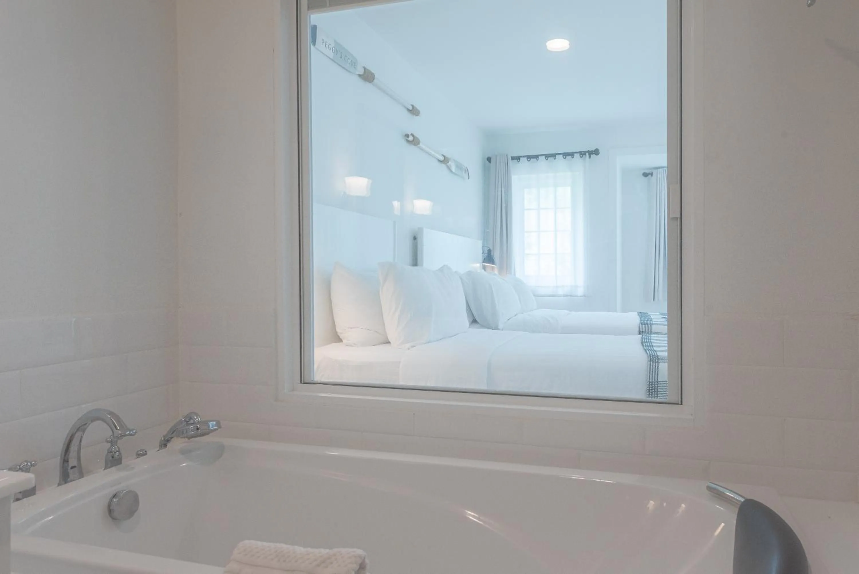 Bedroom, Bed in Peggy's Cove Resort