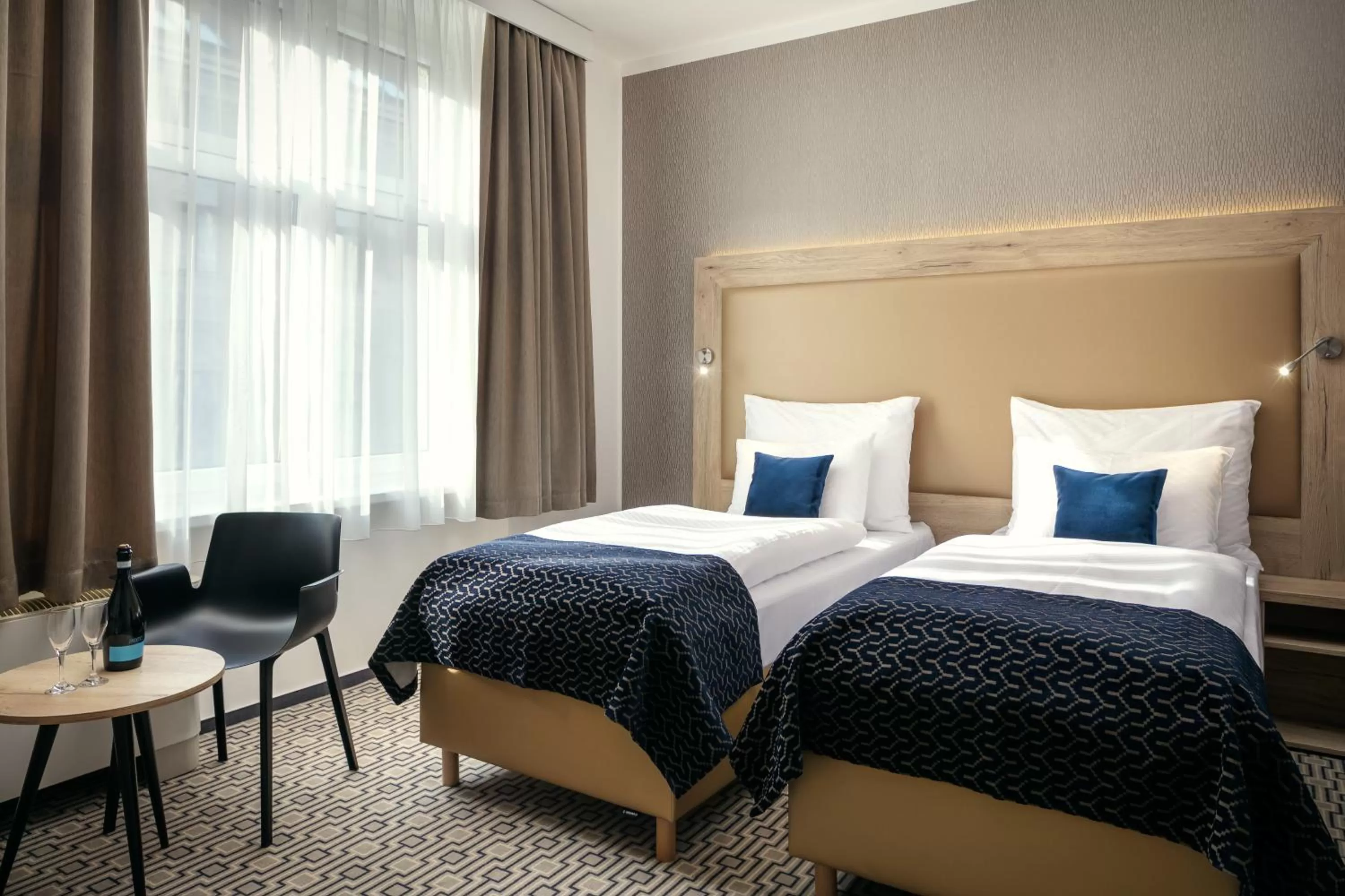 Photo of the whole room, Bed in Astoria Hotel