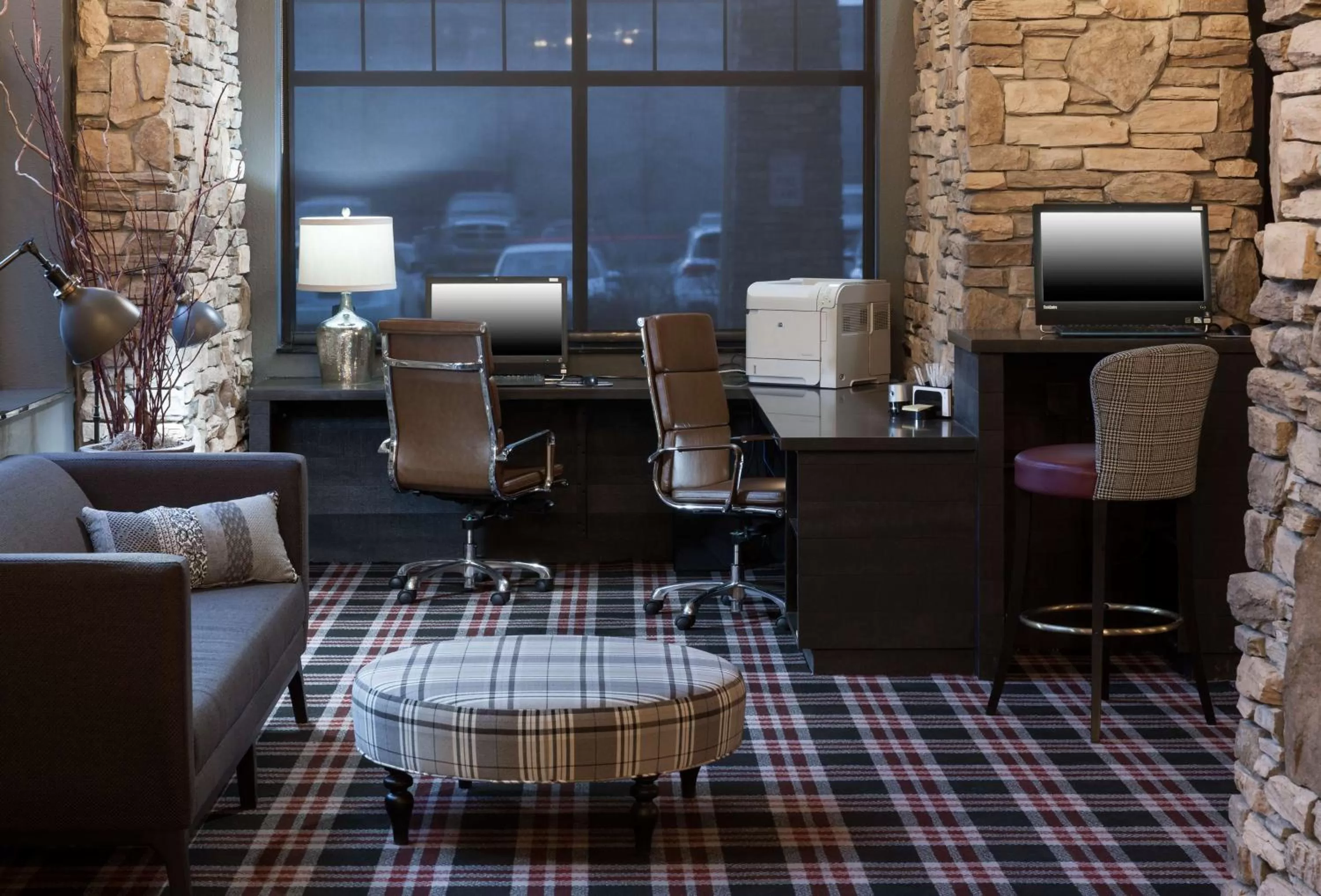 Business facilities in Embassy Suites Anchorage