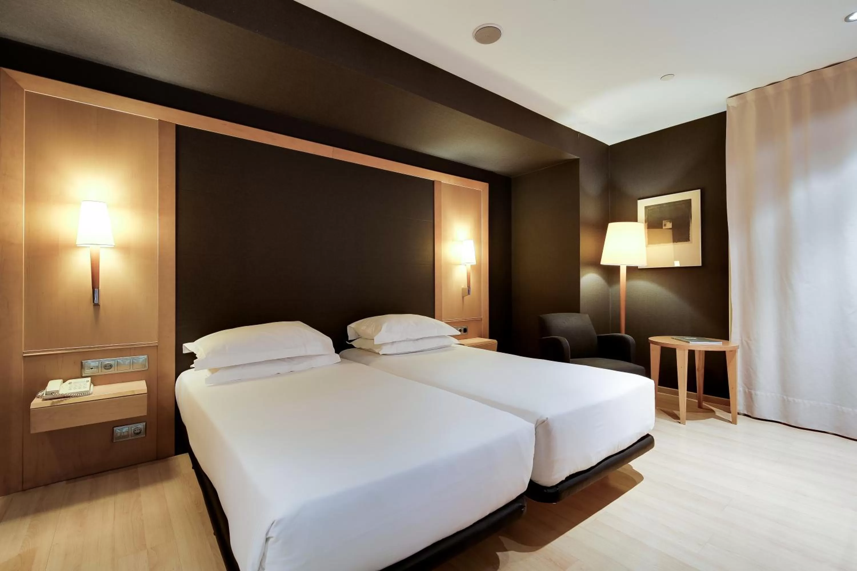 Photo of the whole room, Bed in Hotel Barcelona Universal