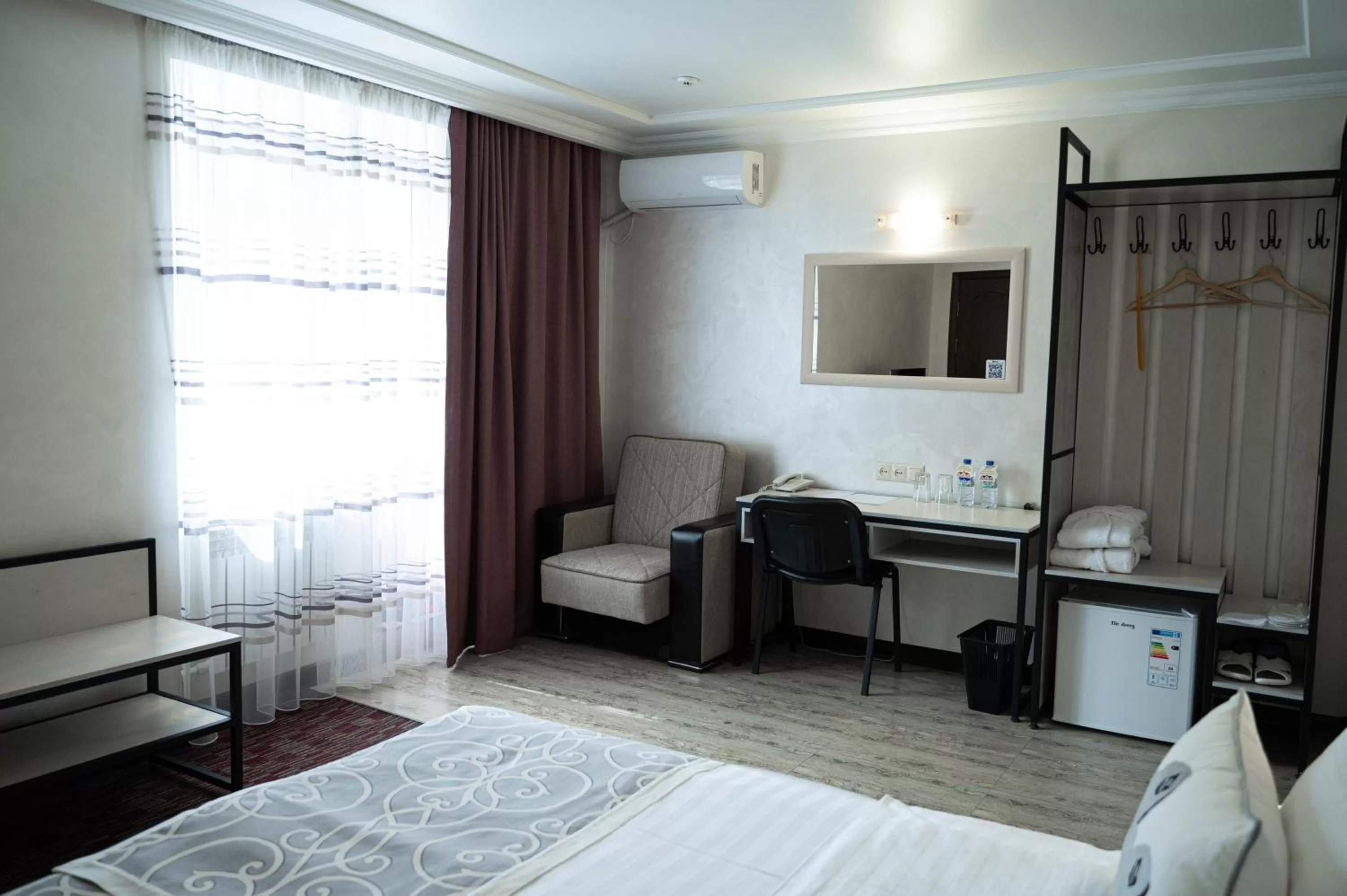 Photo of the whole room, Seating Area in UYUTNYY DOM