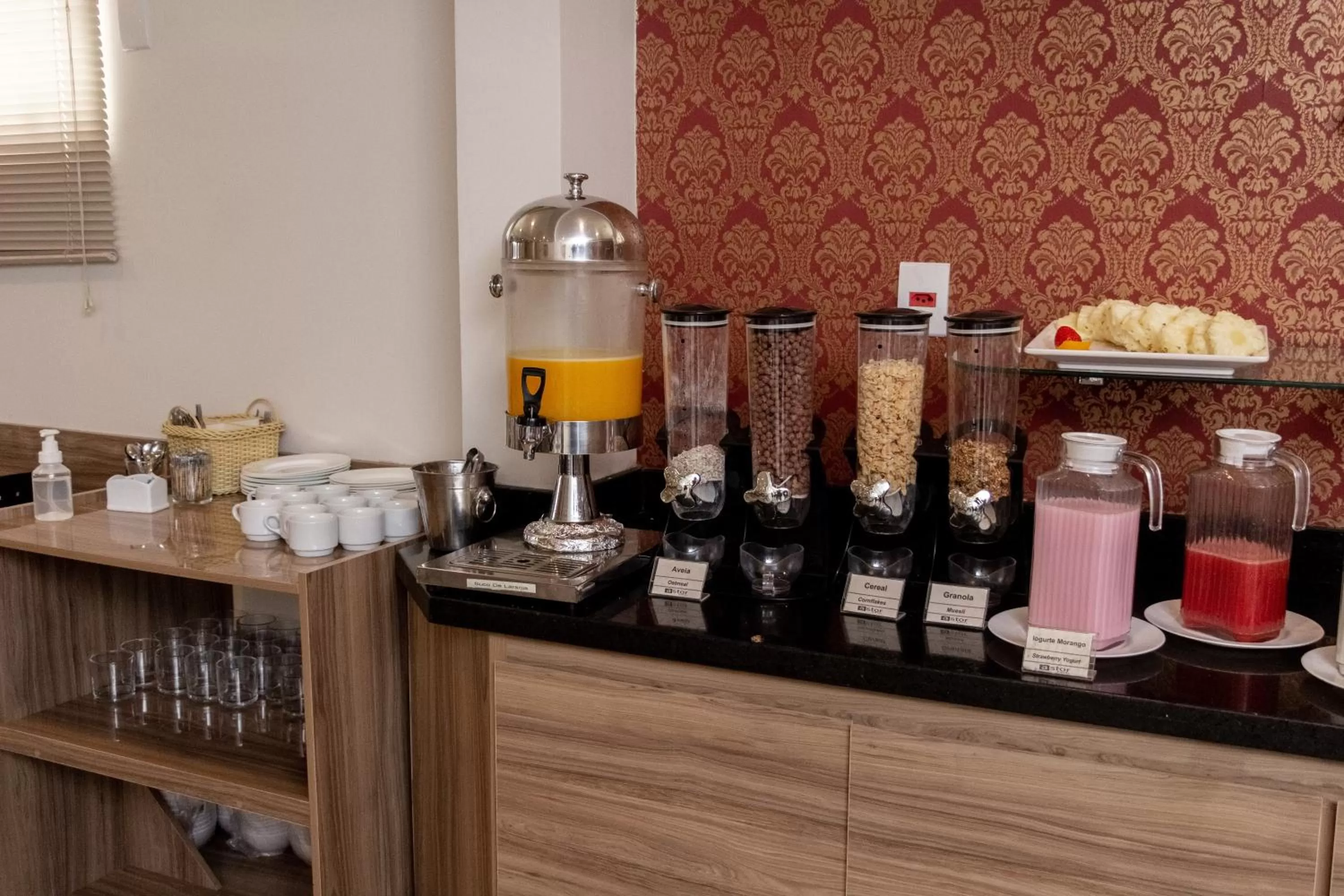 Buffet breakfast in Astor Hotel