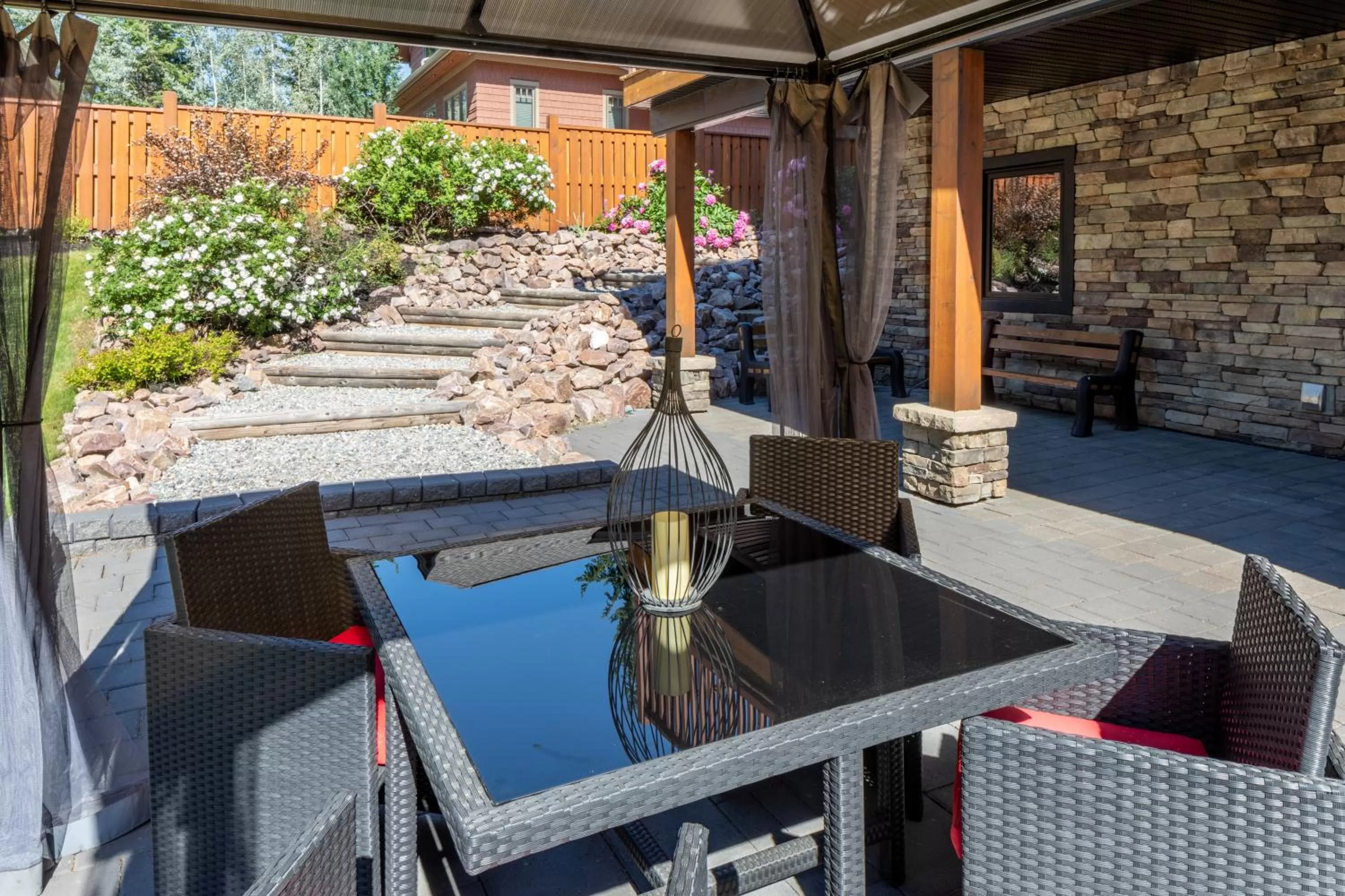 Patio, Restaurant/Places to Eat in Canyon Ridge Lodge