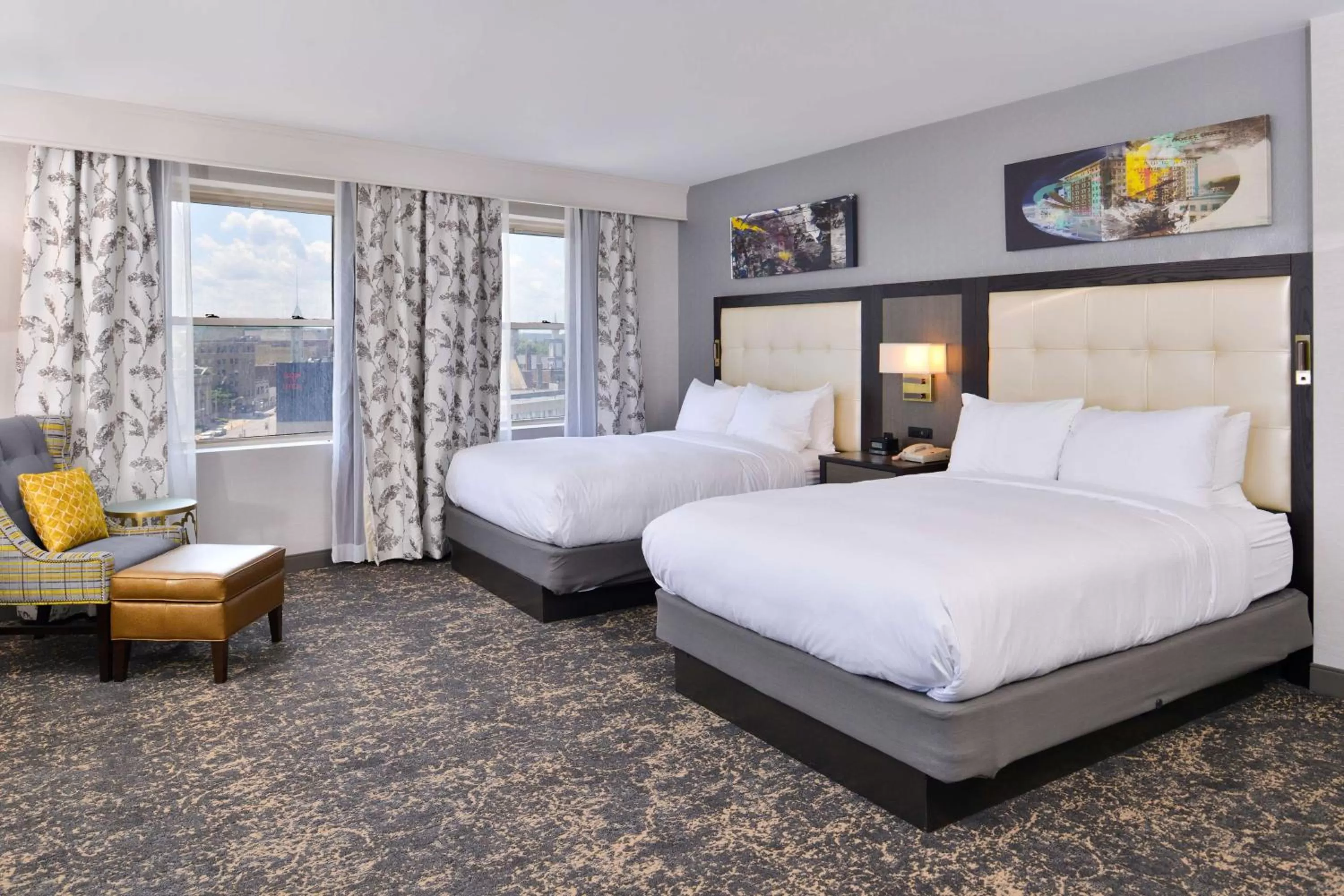 View (from property/room), Bed in DoubleTree by Hilton Utica