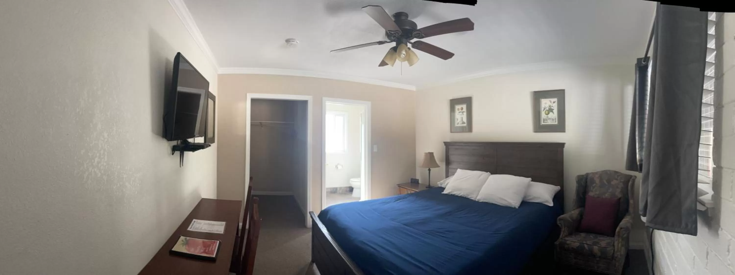 Bed in Sierra Woods Lodge