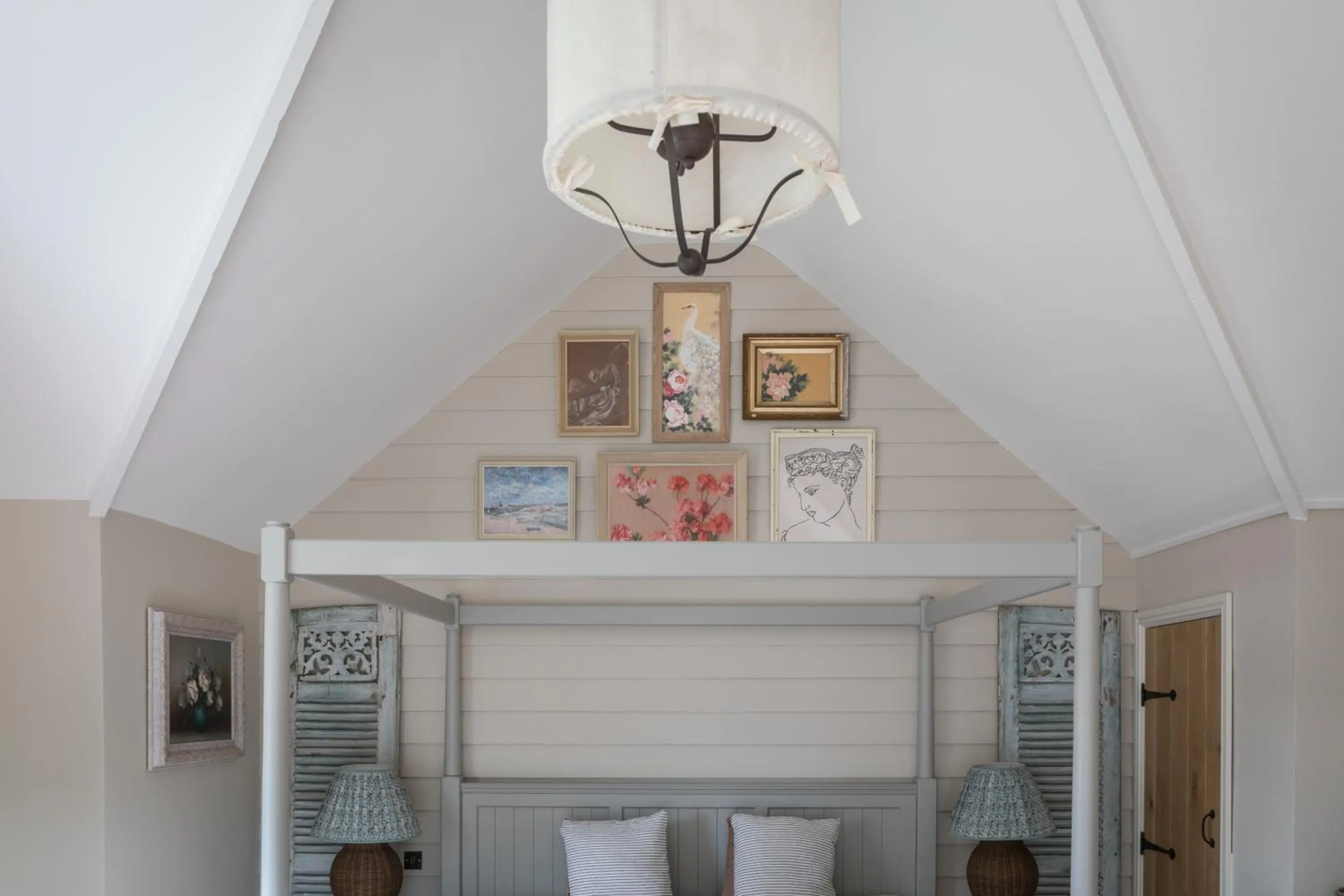 Bedroom, Bed in The Frogmill Hotel