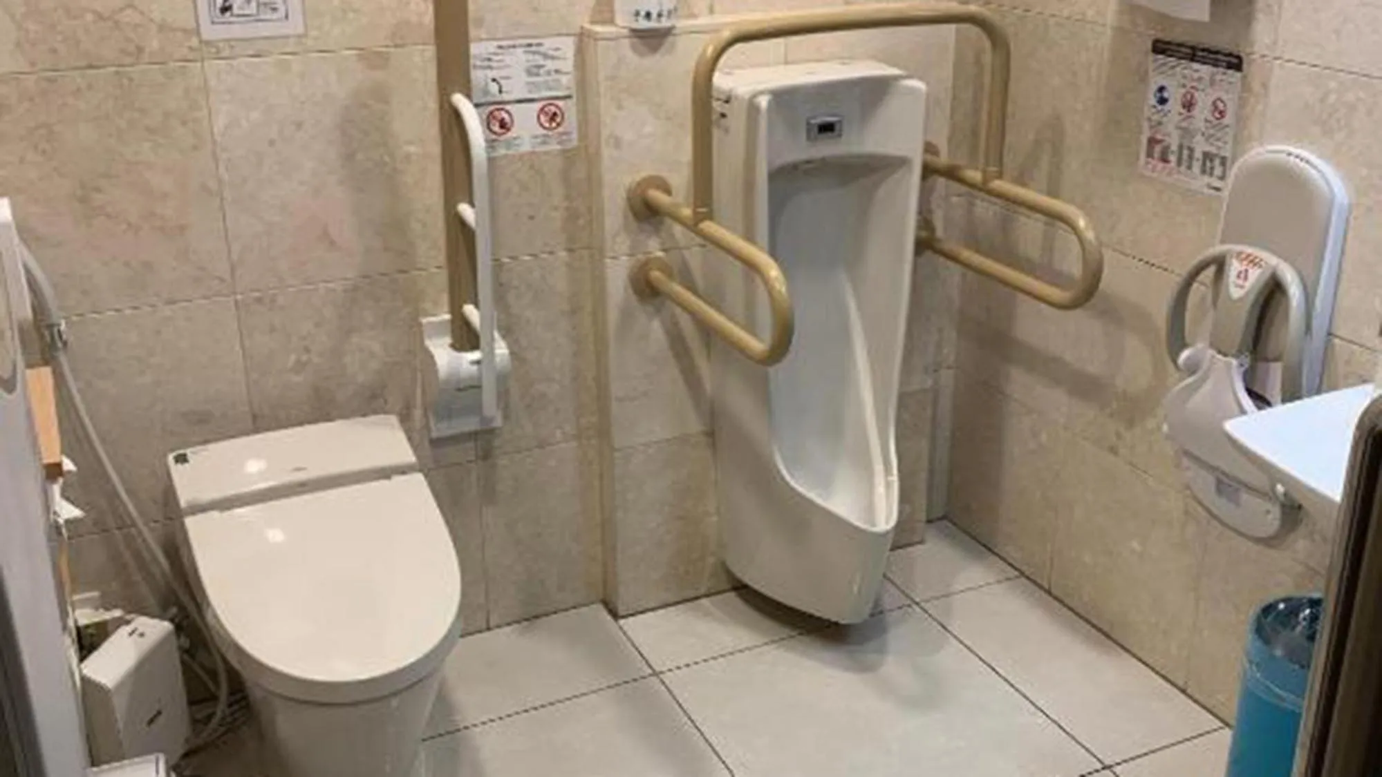 Toilet in Toyoko Inn Osaka Tsutenkaku Mae