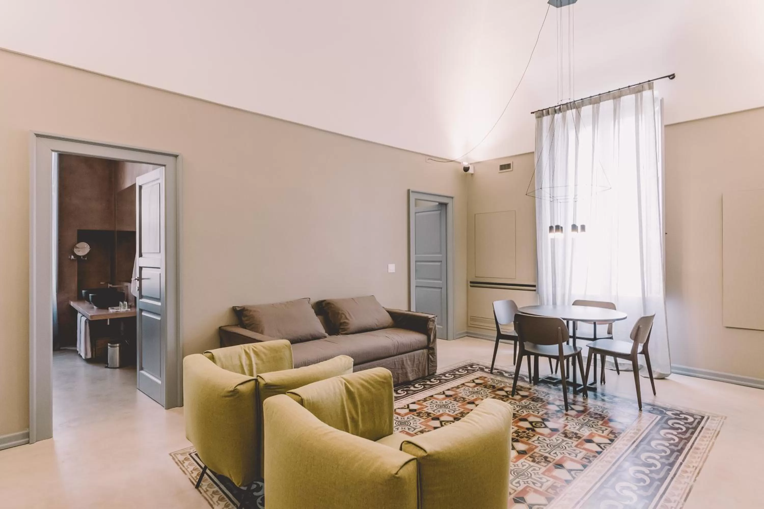 Living room, Seating Area in Cinquevite