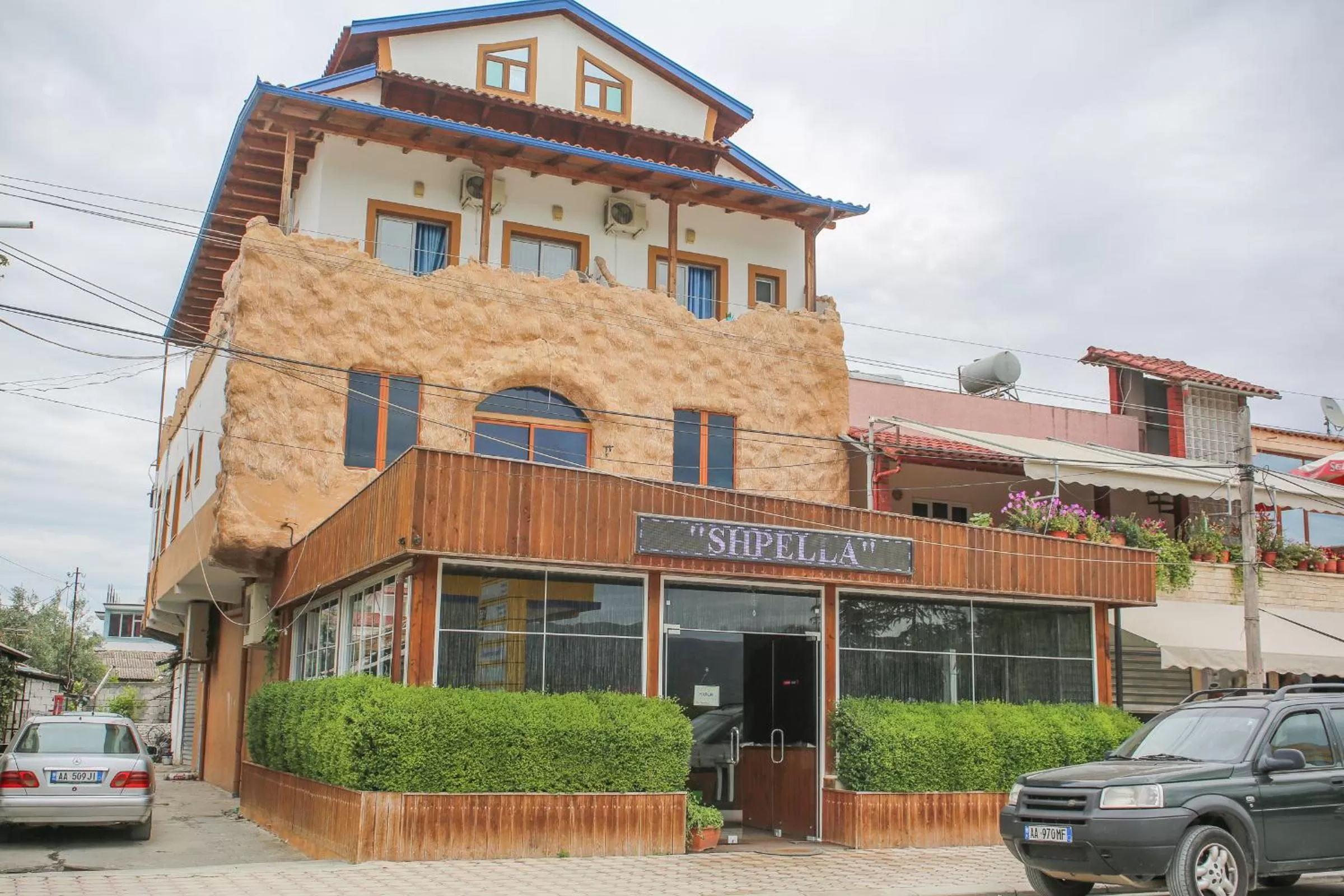 Facade/entrance in Hotel Shpella