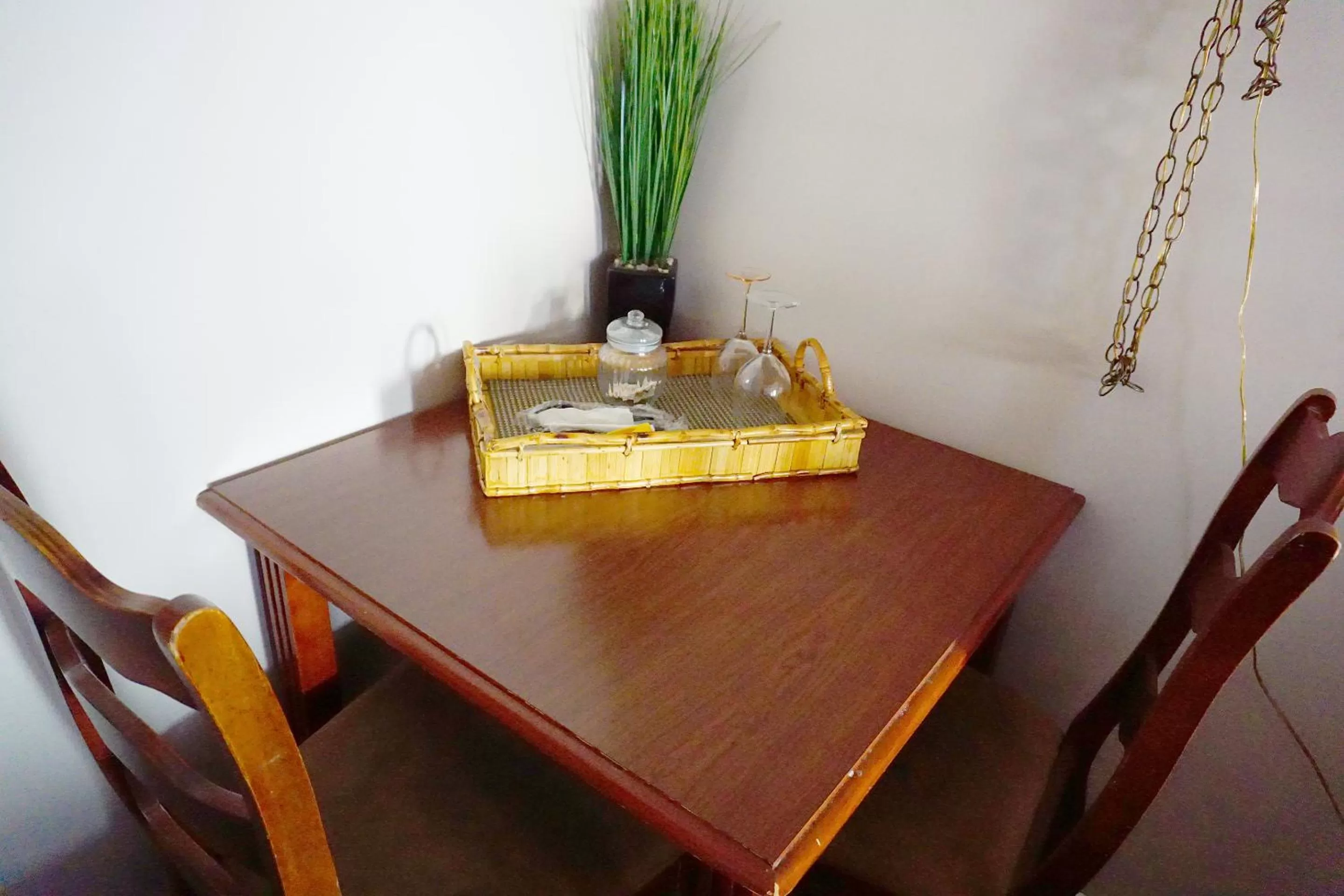 Dining area in Stay Saratoga