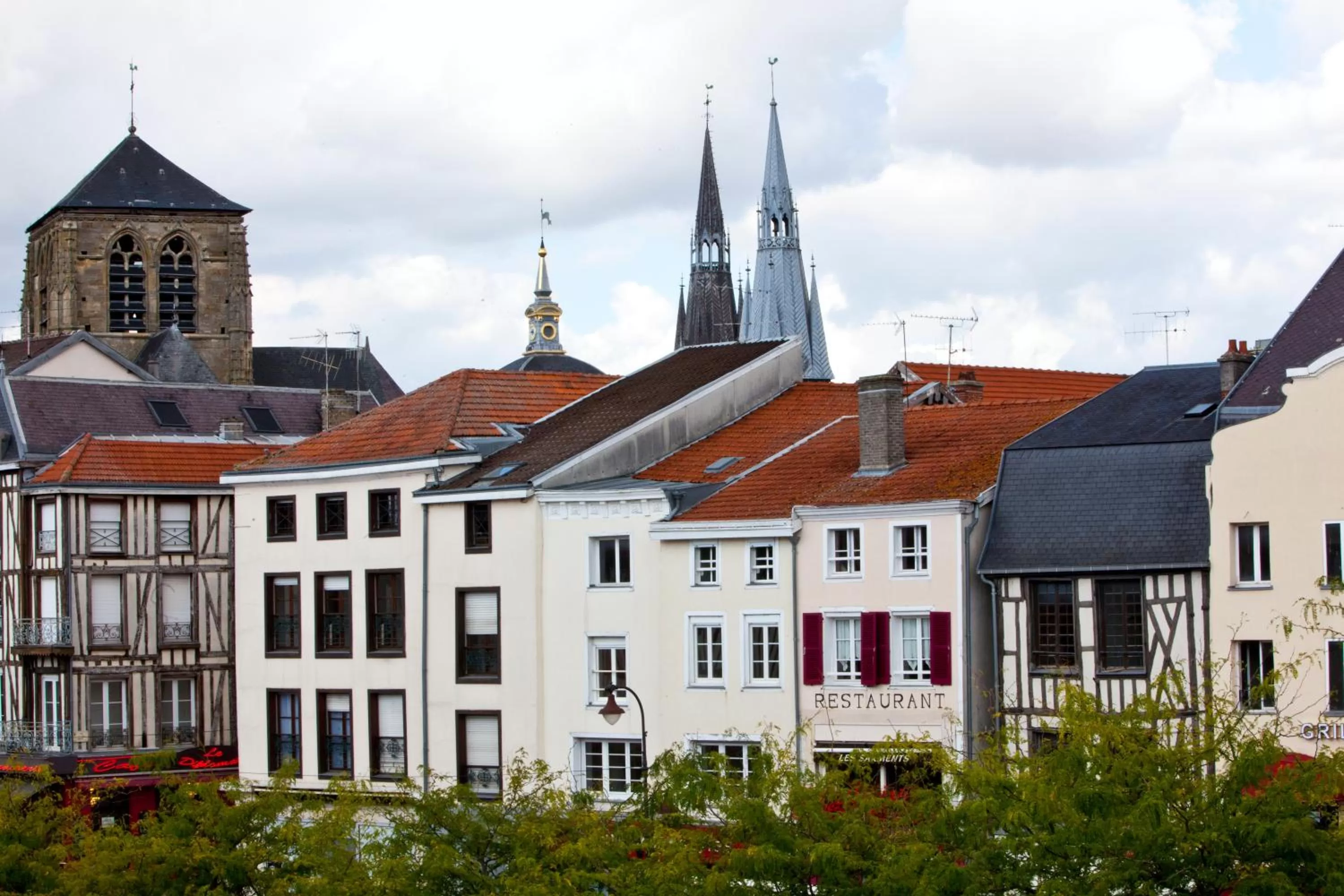 Property building in ibis Styles Chalons en Champagne Centre