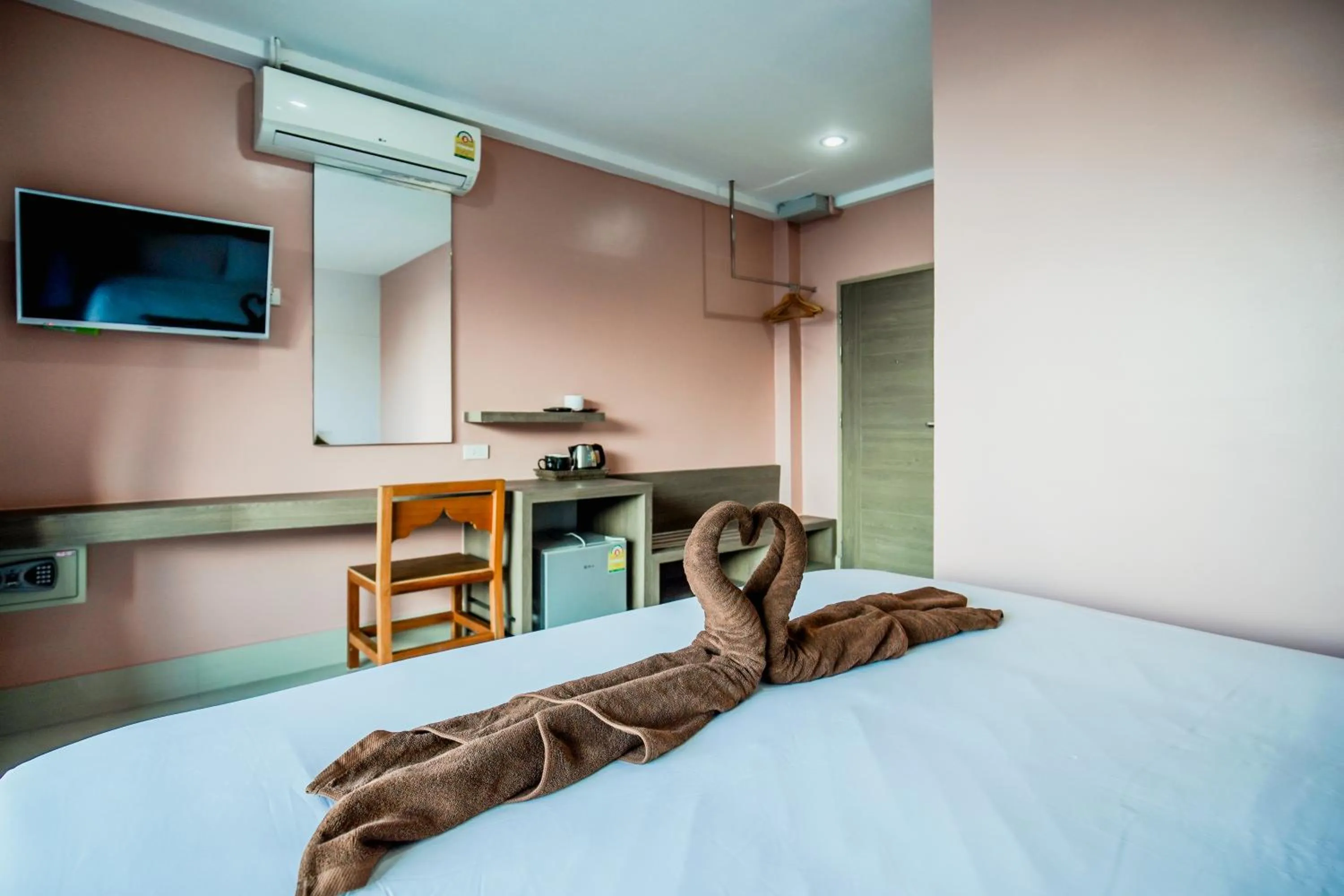 TV and multimedia, Bed in Khaleej Mass Hotel Patong