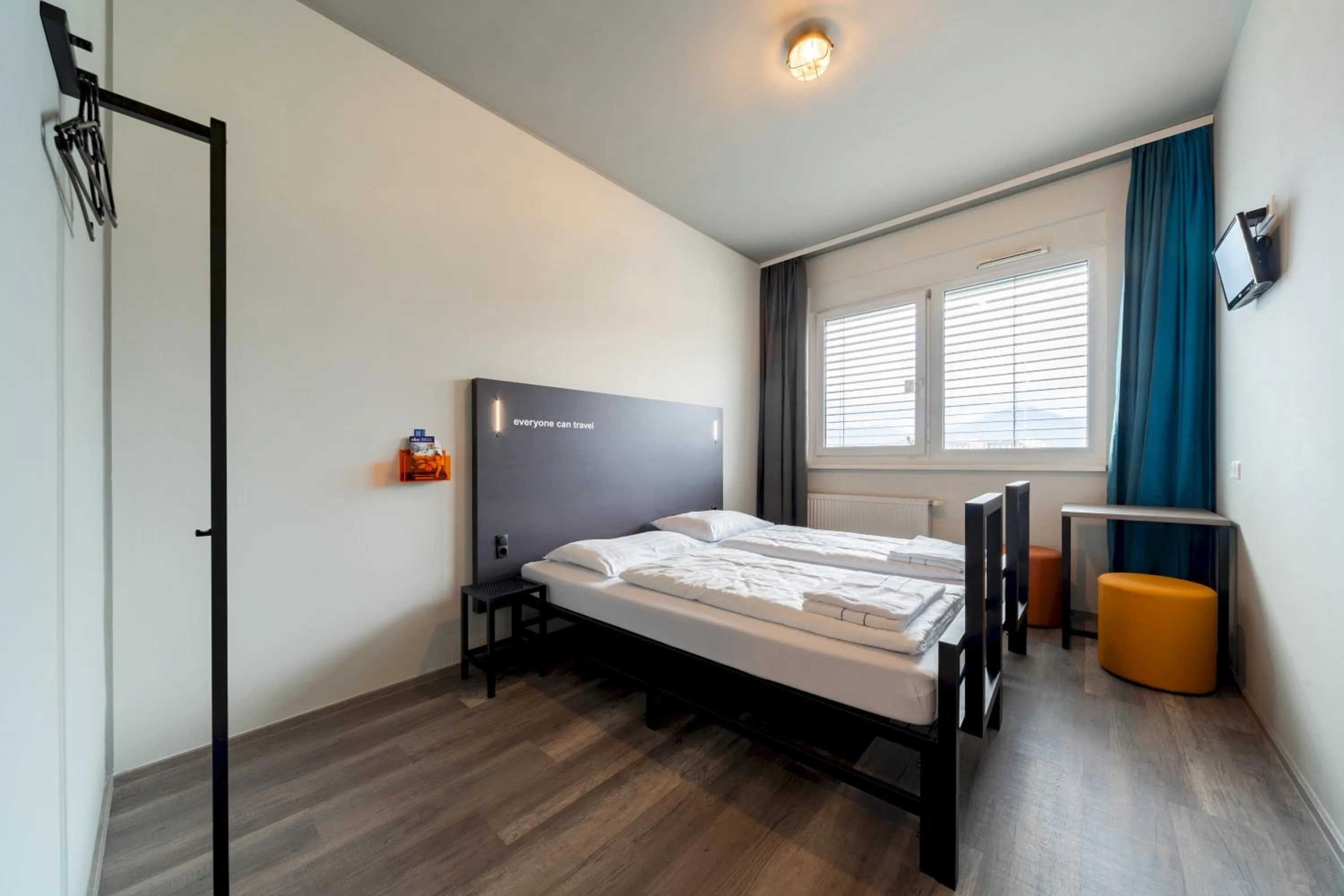 Photo of the whole room, Bed in a&o Graz Hauptbahnhof