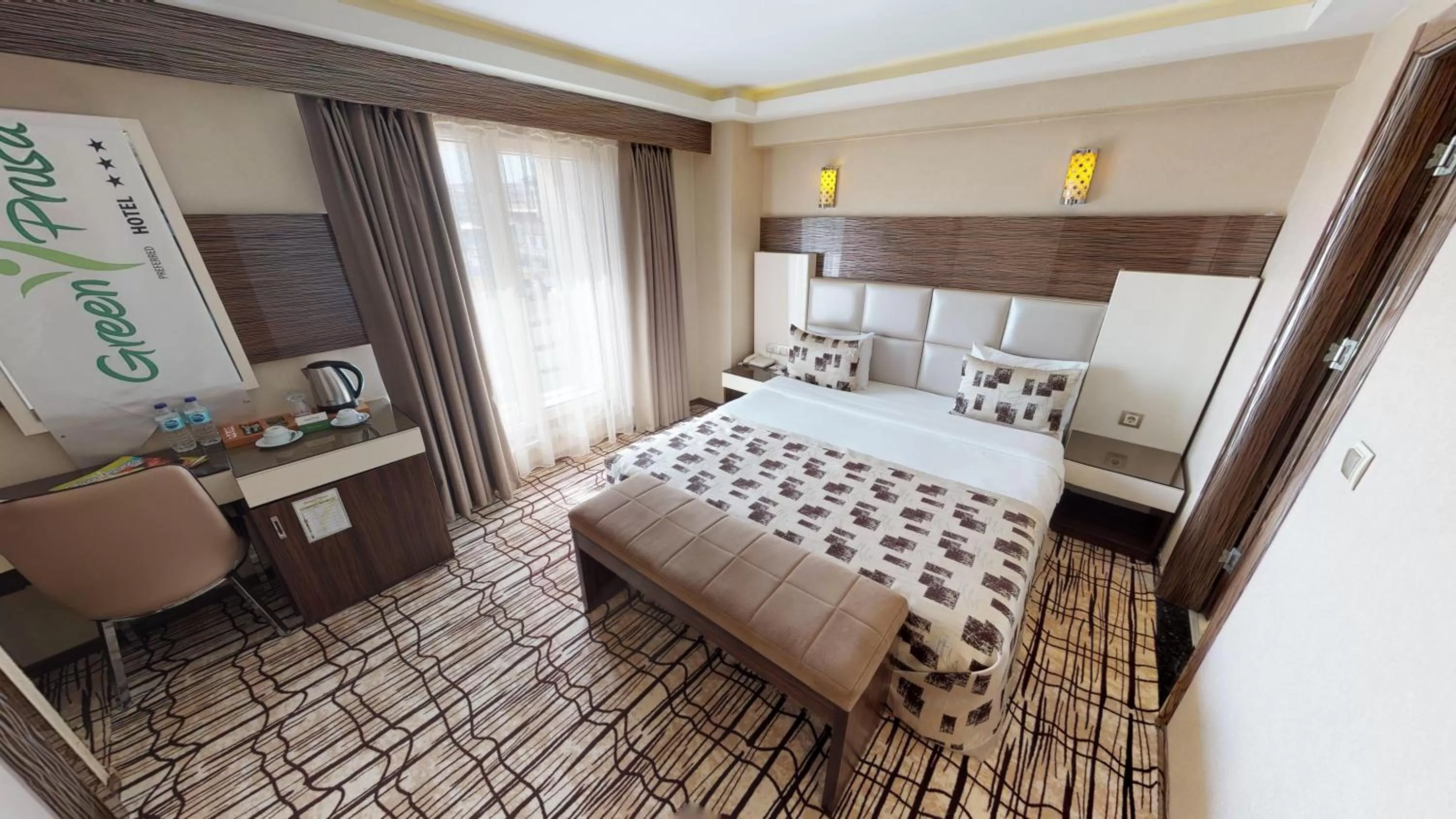 Photo of the whole room, Bed in Green Prusa Hotel