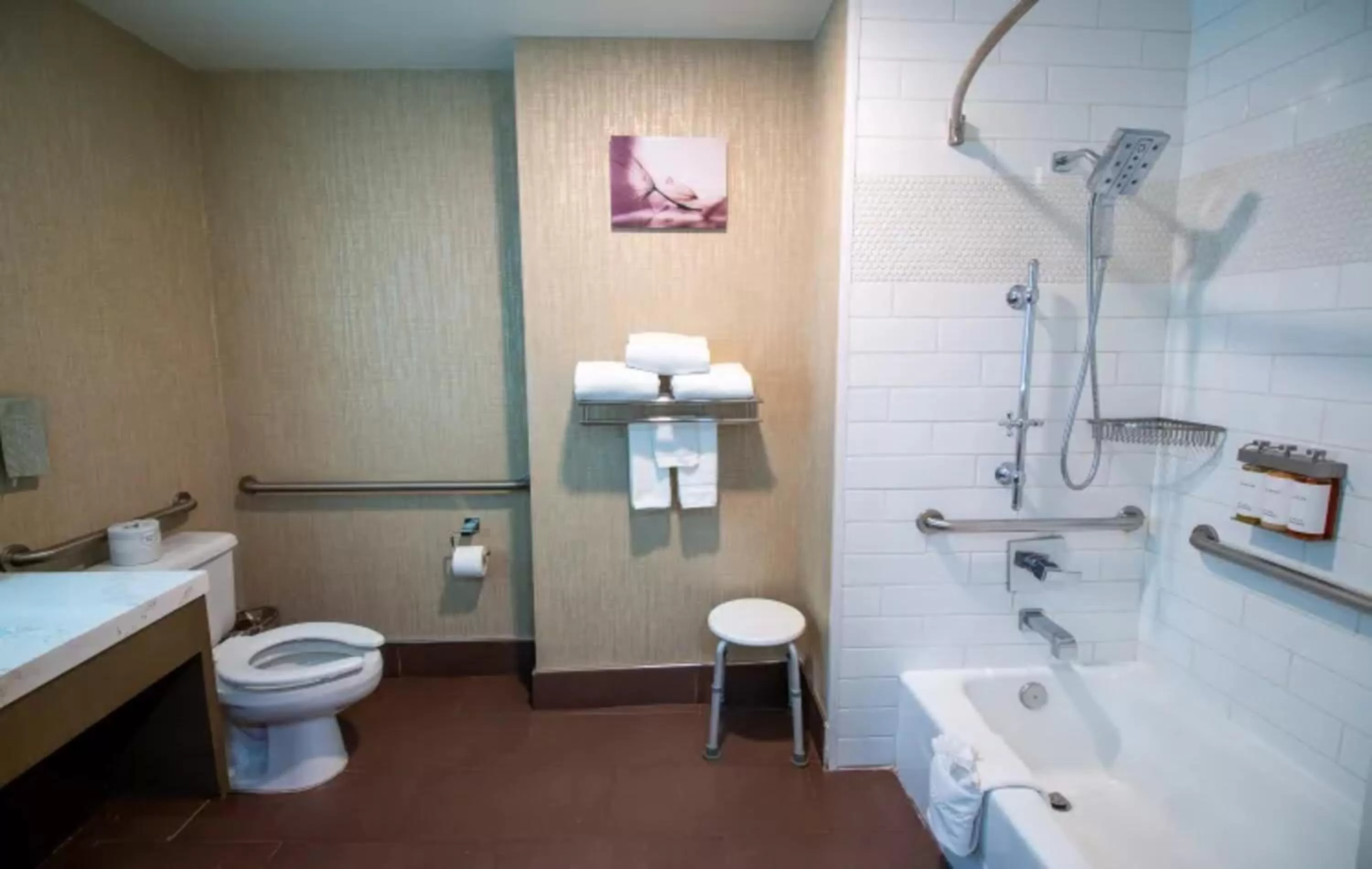 Shower in Empeiria High Sierra Hotel