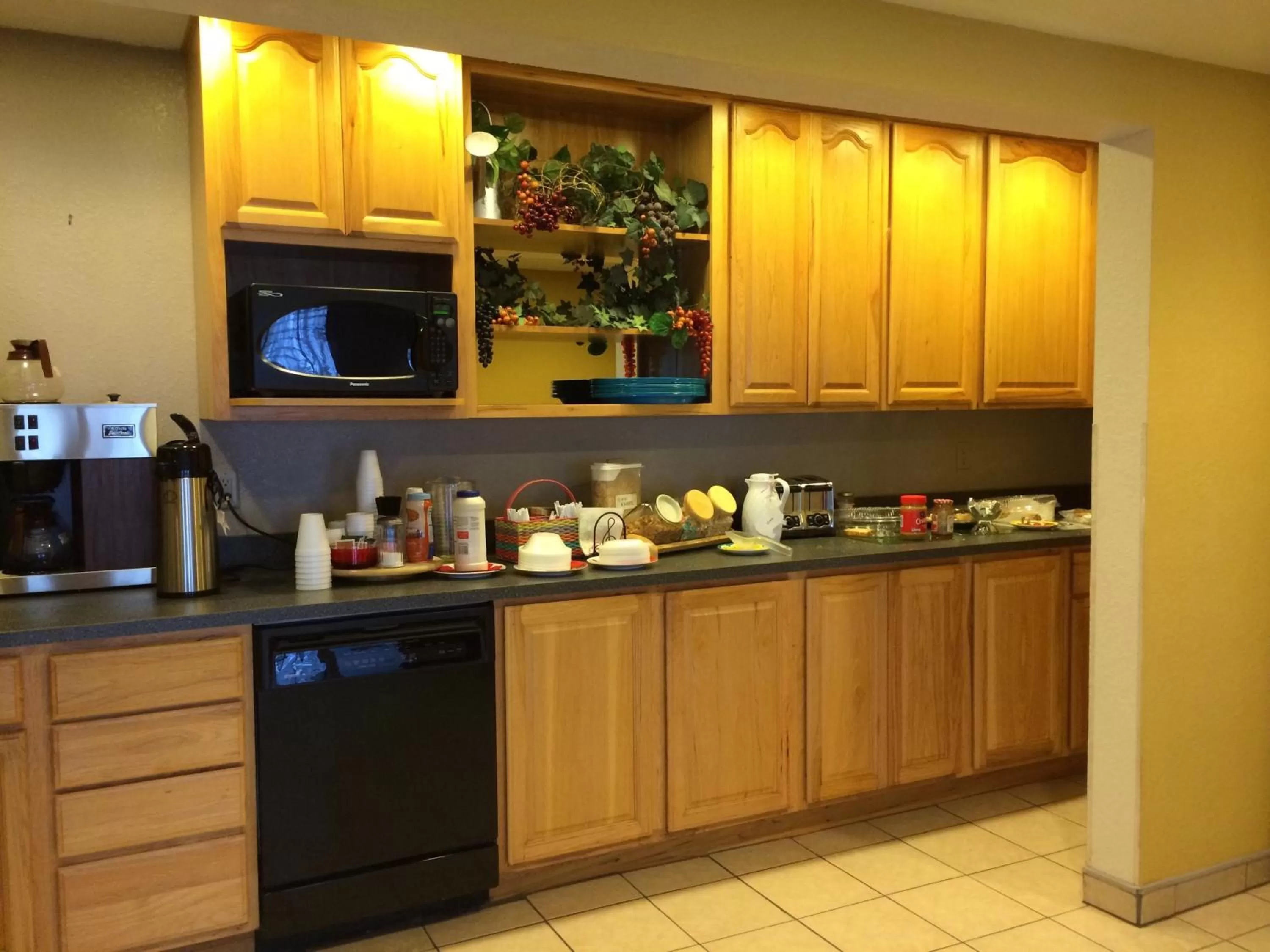 Dining area in Americas Best Value Inn & Suites - Bluffton