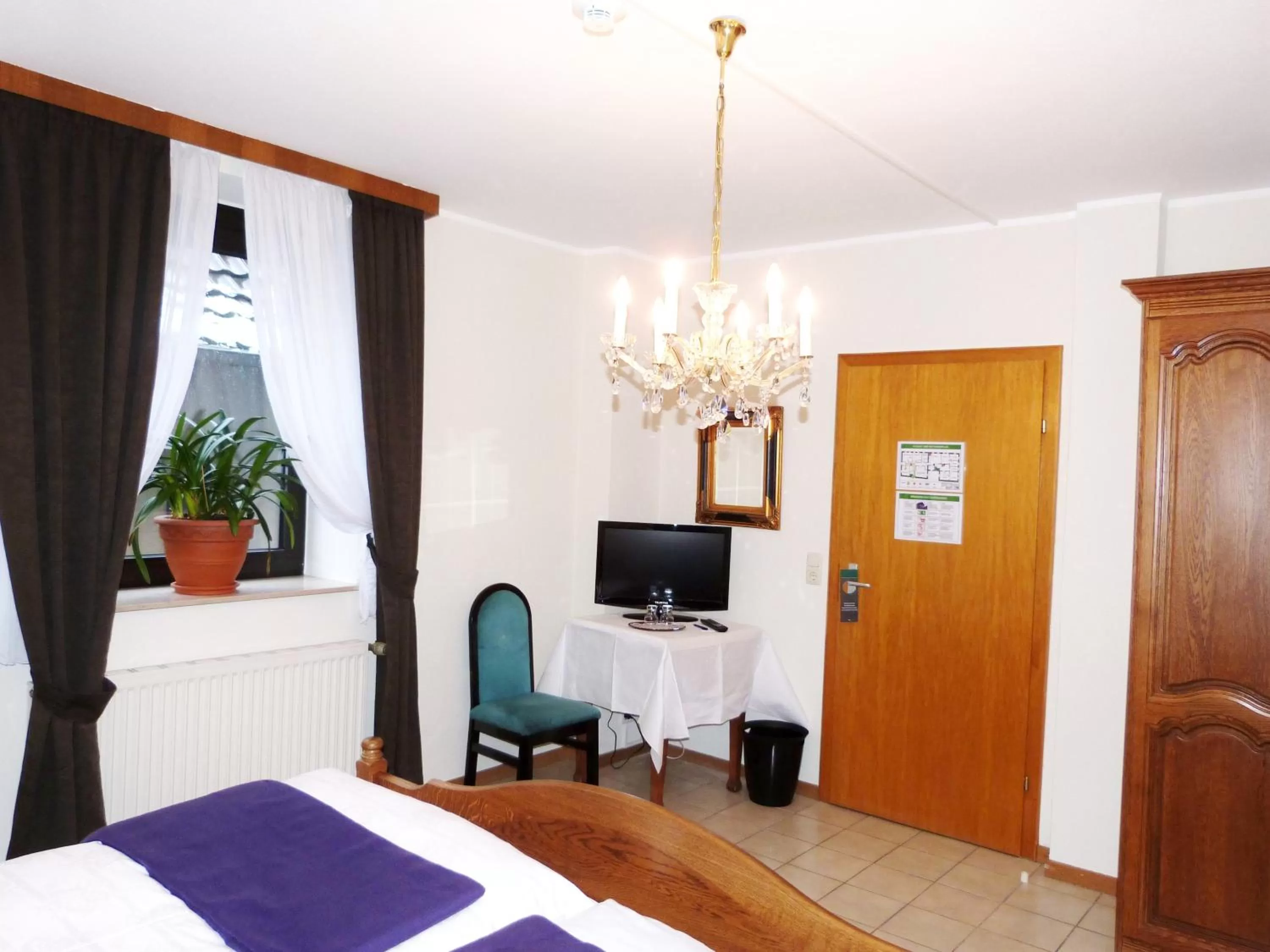 Photo of the whole room, Bed in Hotel Rath