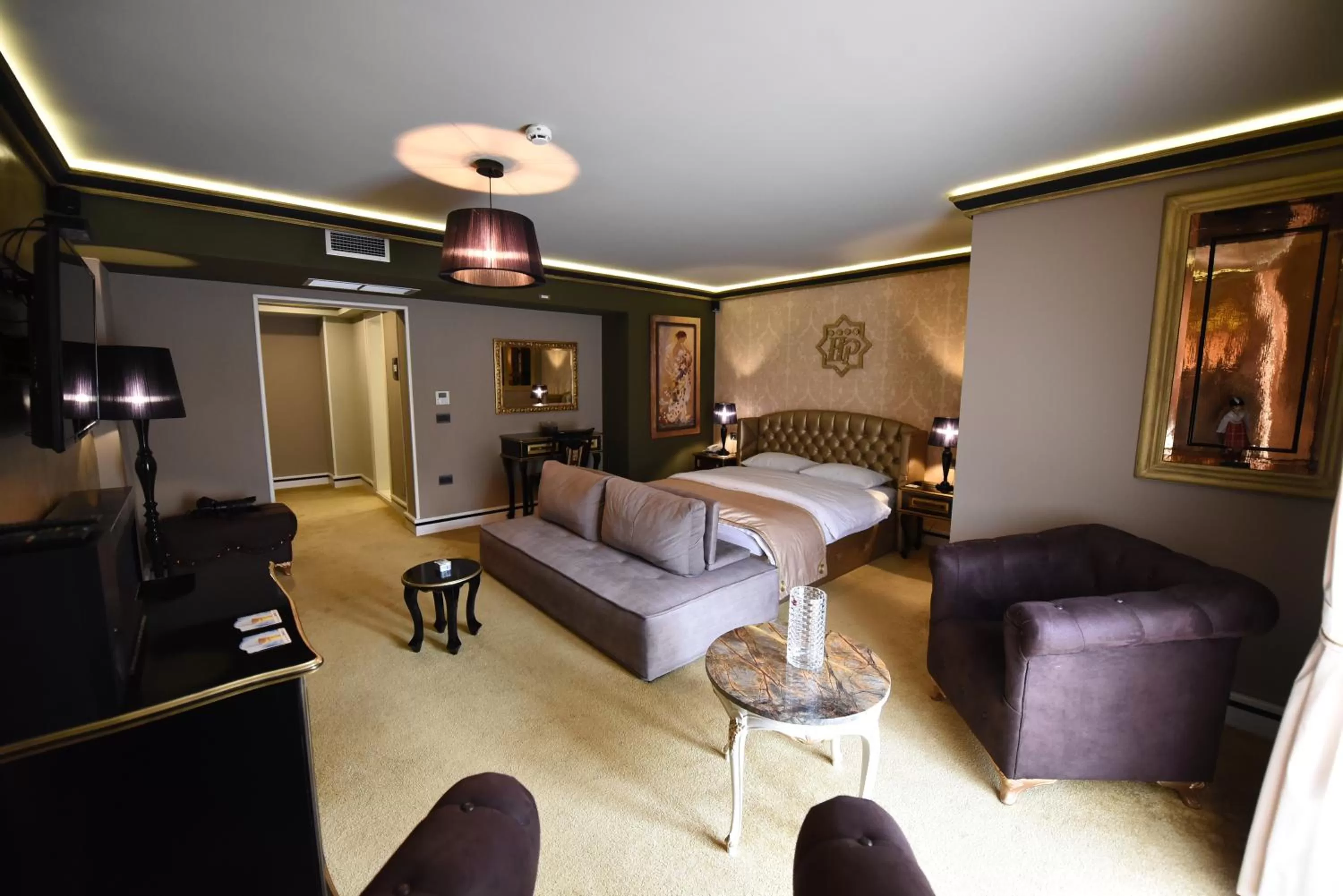 Photo of the whole room in Hotel Hymeti's Palace