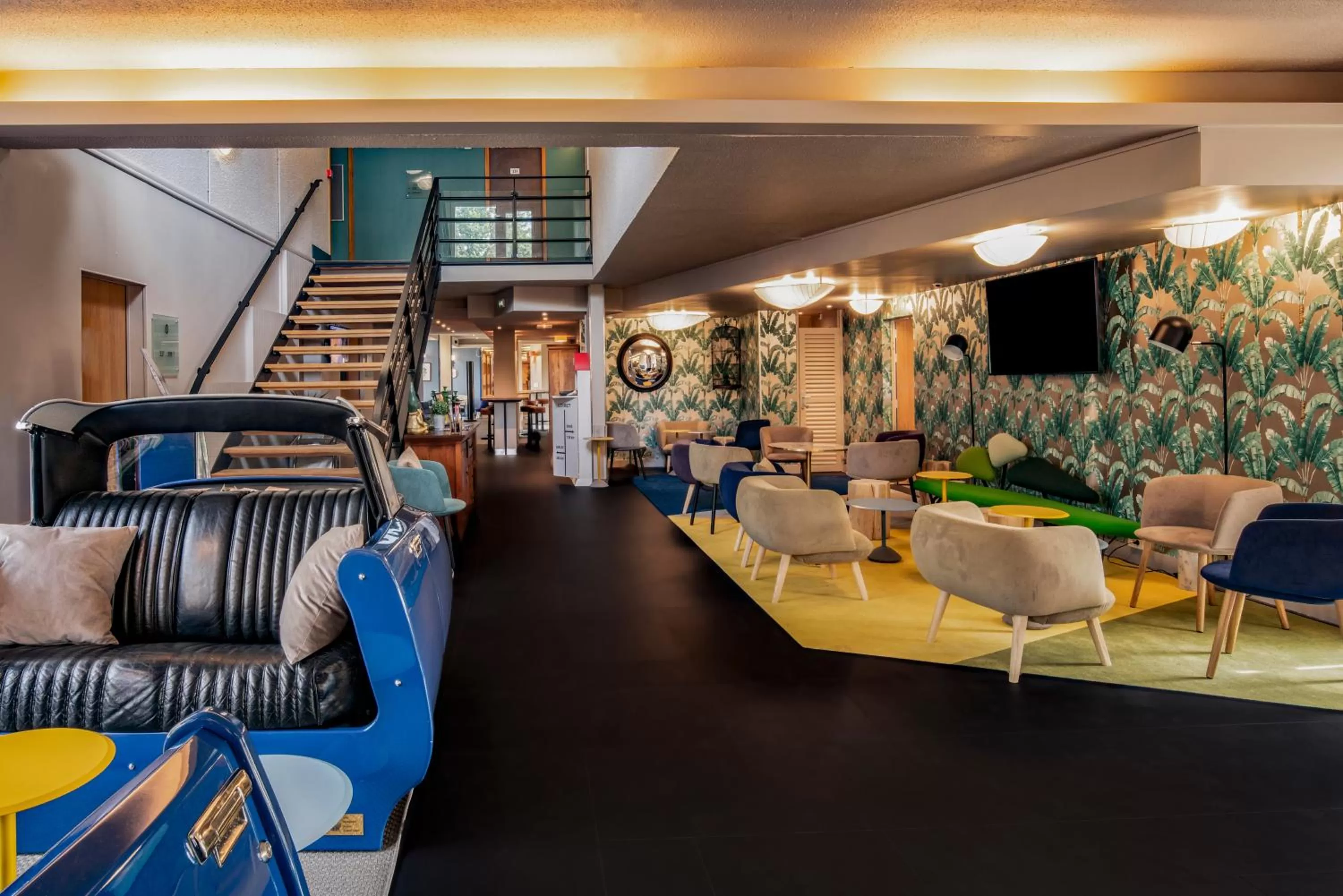 Living room in Novotel Orléans Chemins De Sologne Demeures De Campagne