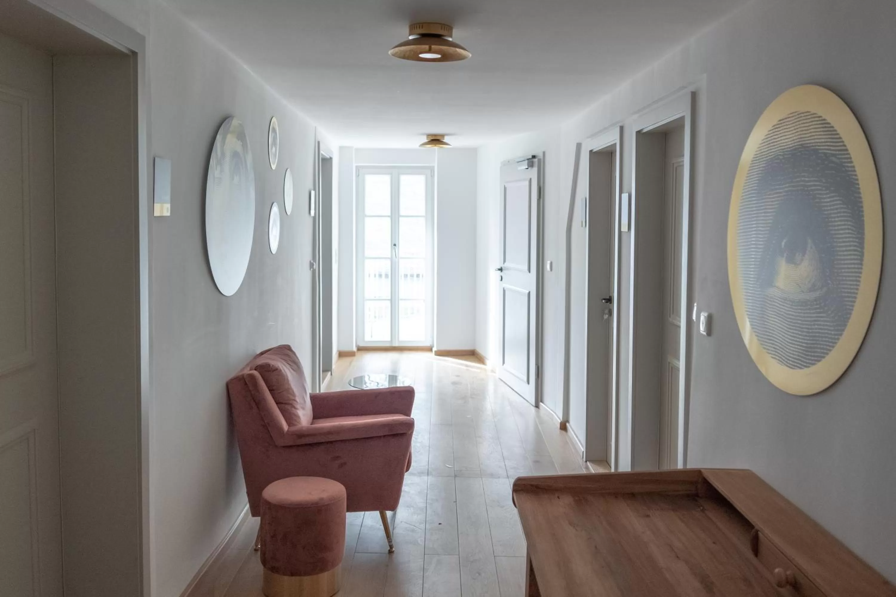 Seating area in ANA Living Augsburg City Center by Arthotel ANA - Self-Service-Hotel