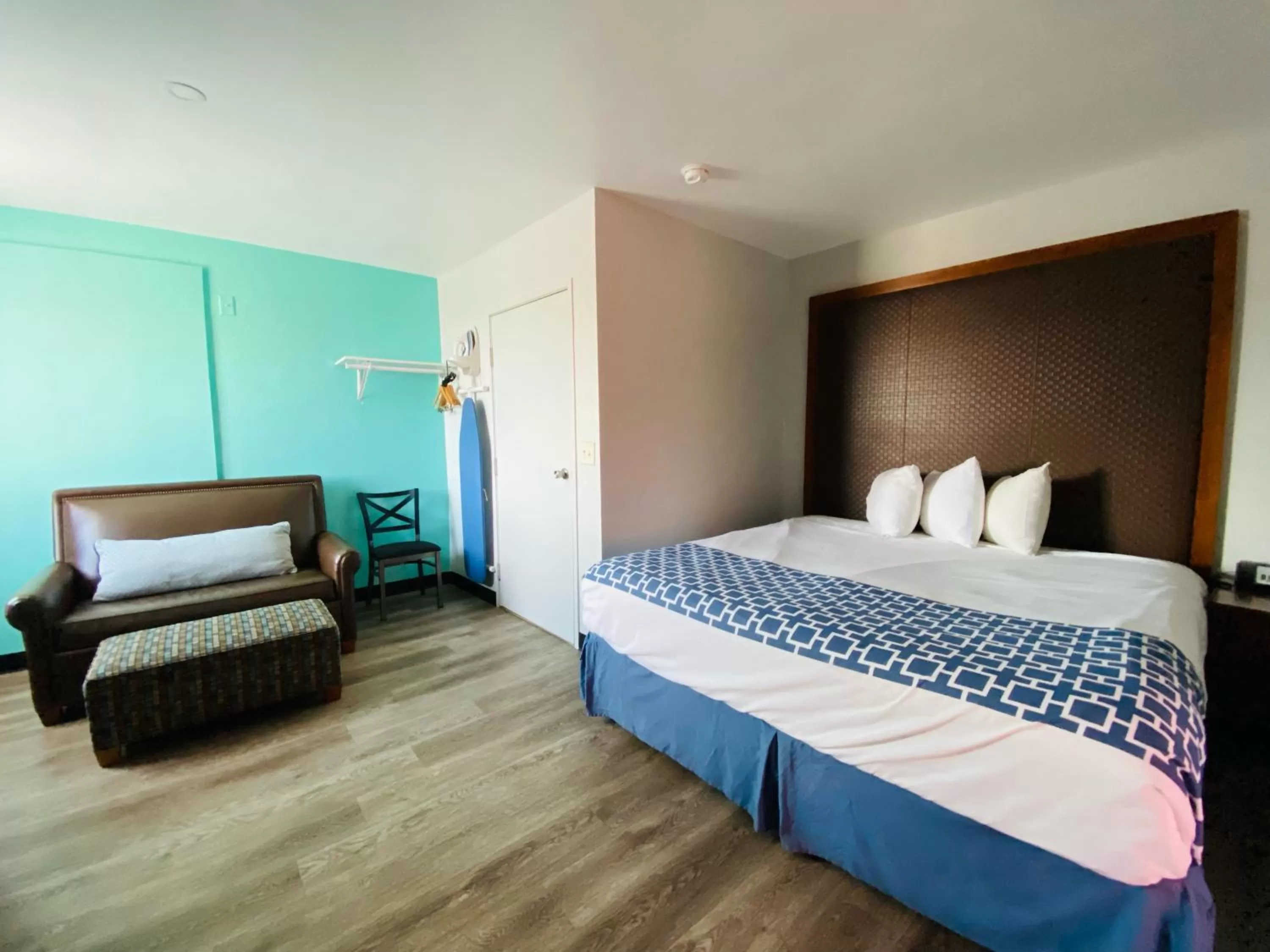 Bedroom, Bed in Rodeway Inn Old Town Scottsdale